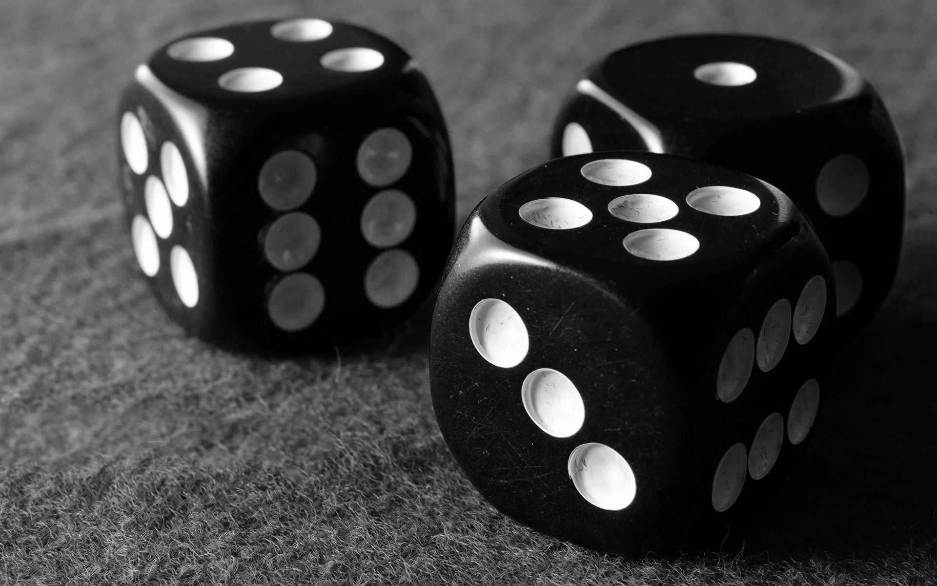 Download Man Made Dice HD Wallpaper