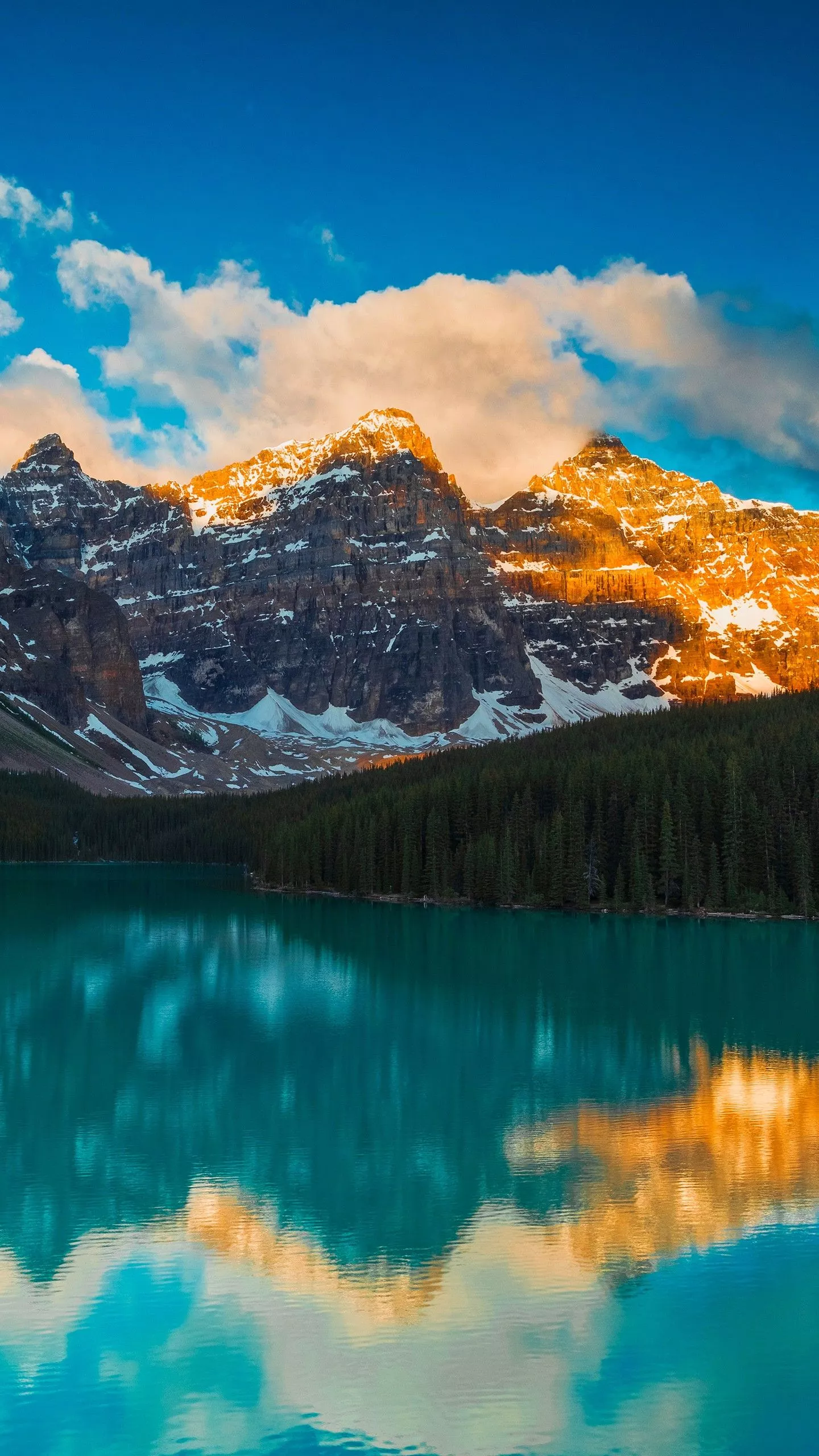 Moraine Lake Landscape at Banff