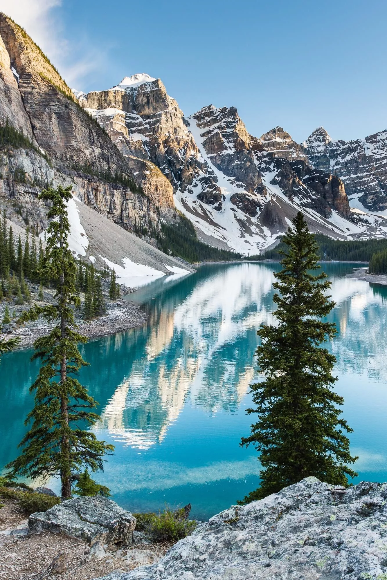 Moraine Lake Wallpaper