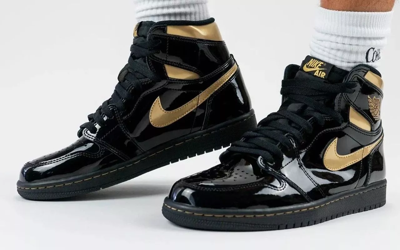air jordan 1 retro high black and gold