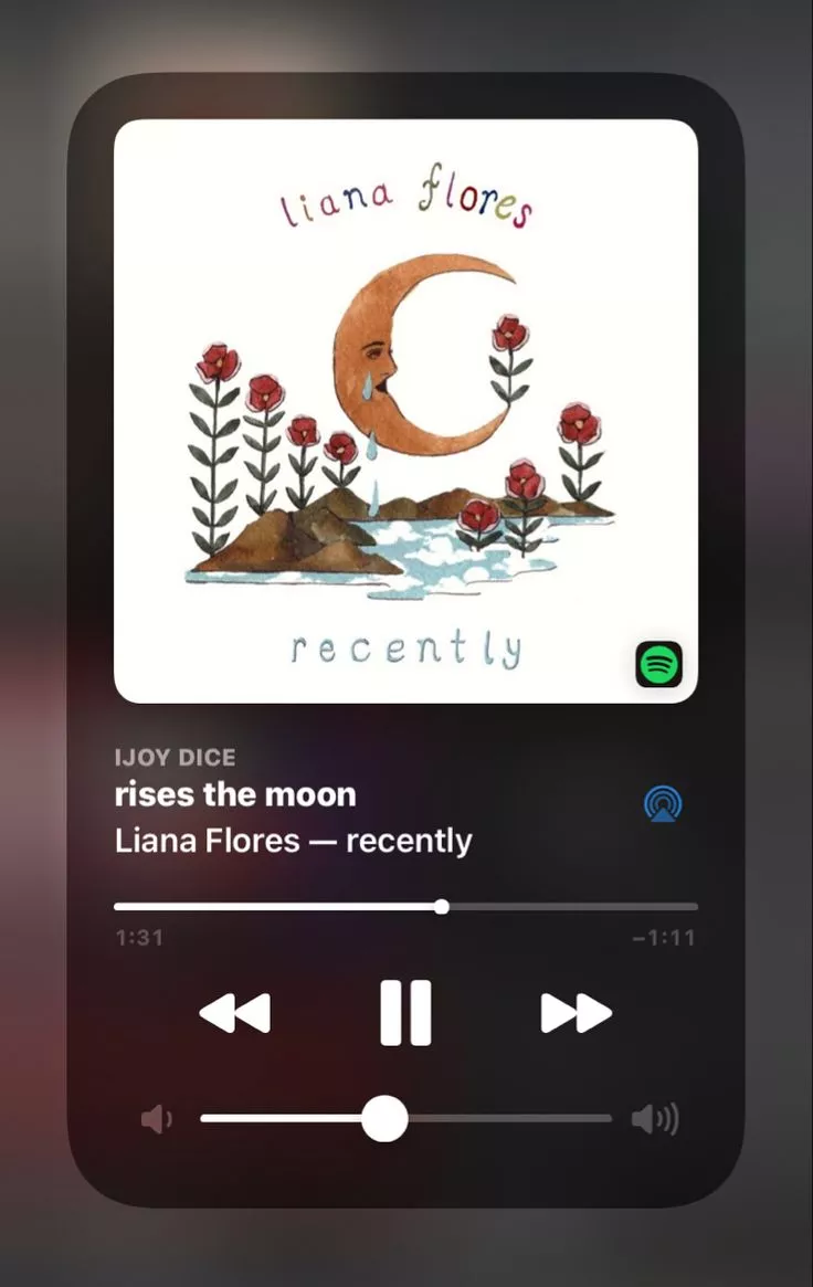 rises the moon- Liana Flores
