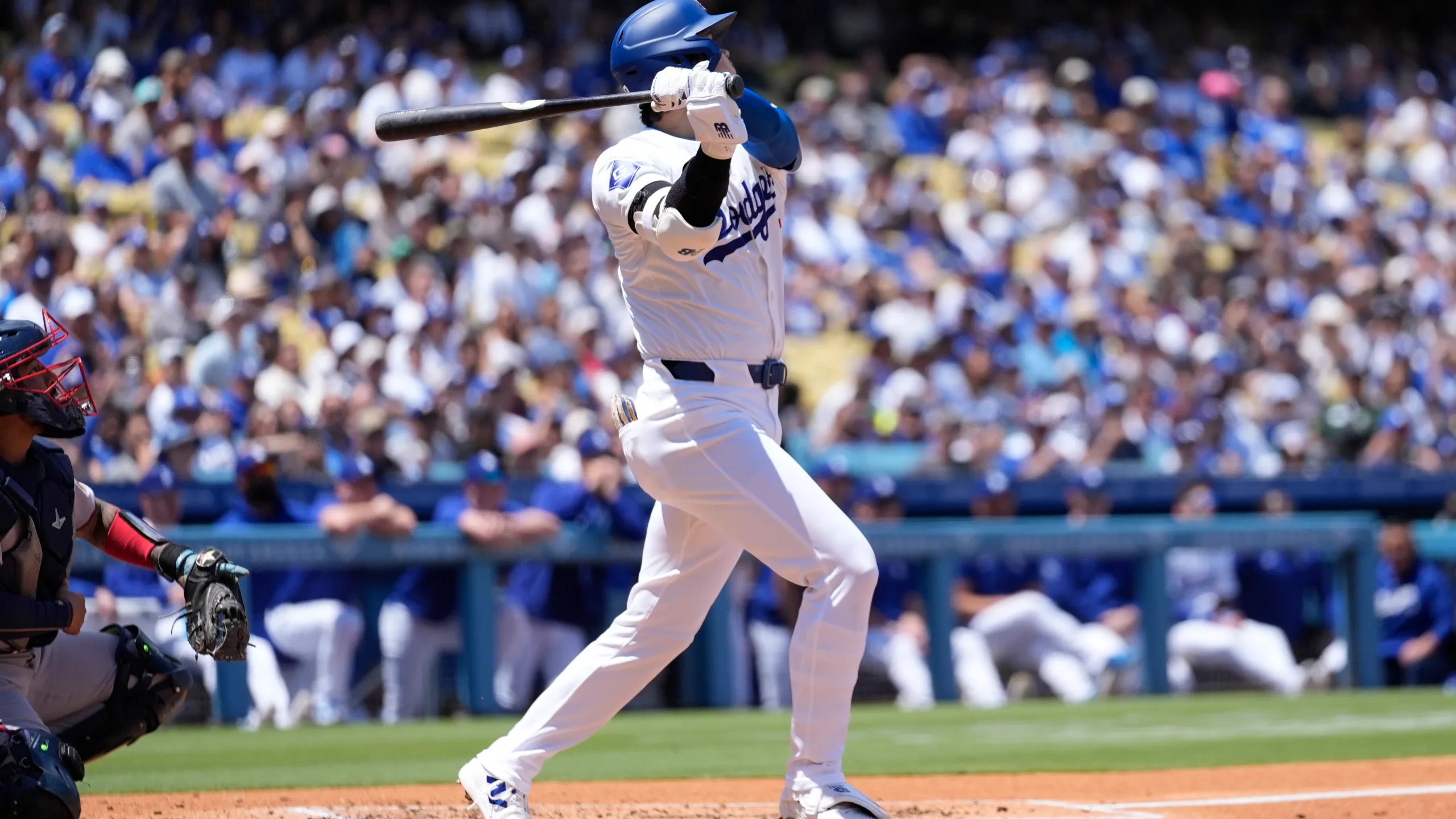 Shohei Ohtani homers twice as Dodgers