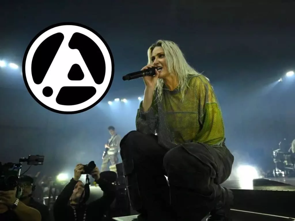 Emily Armstrong, su nueva vocalista