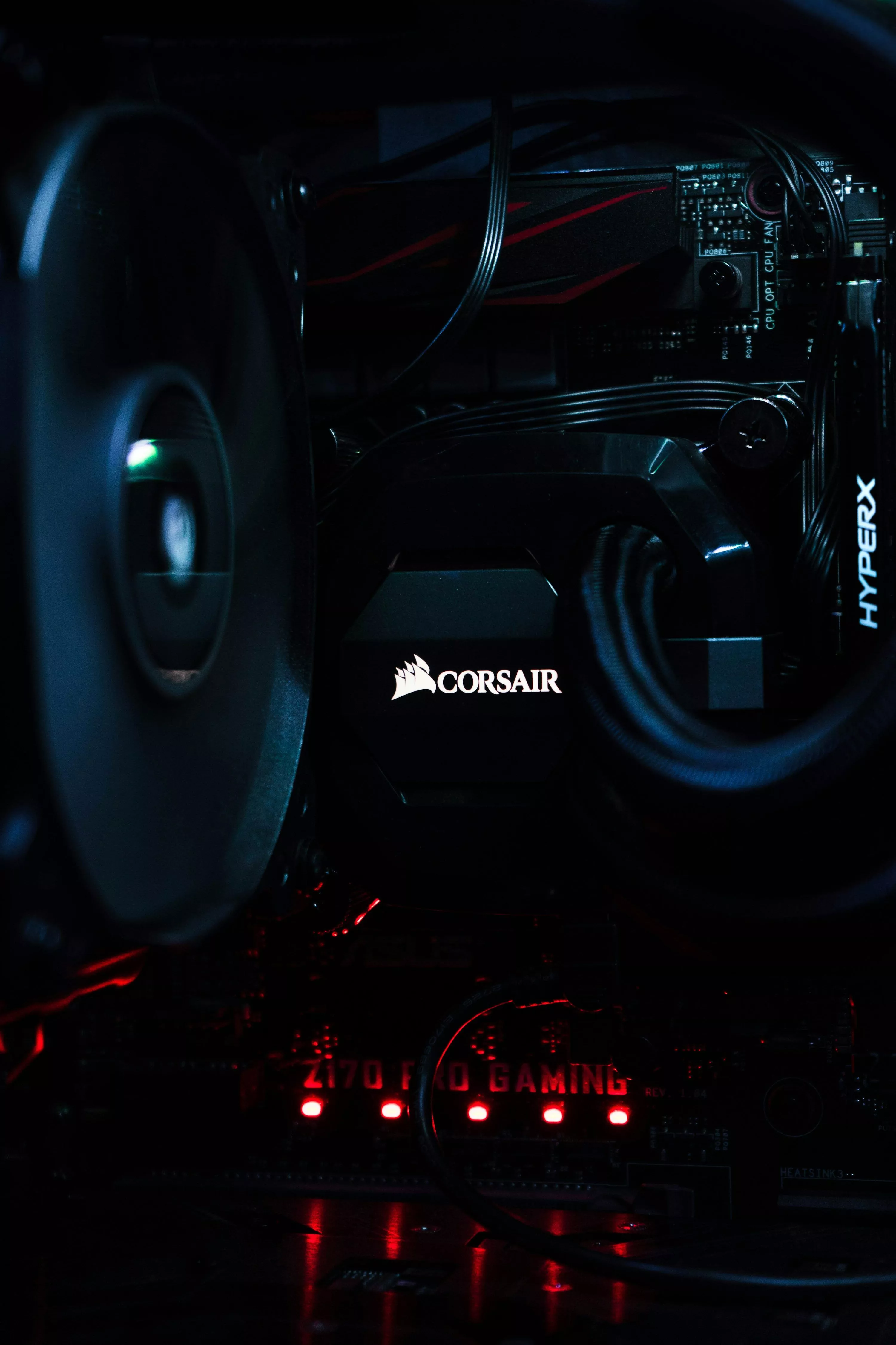 Black Corsair Hyperx electronic device