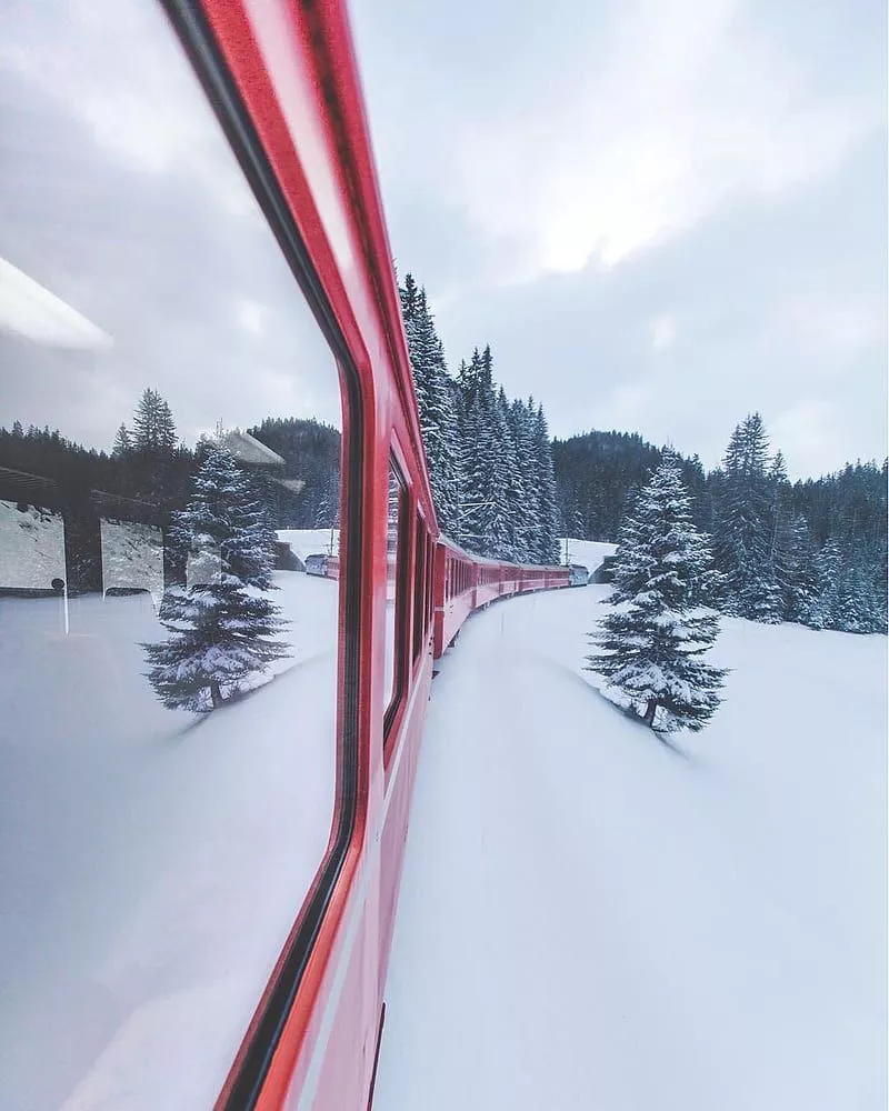 HD train in switzerland wallpaper