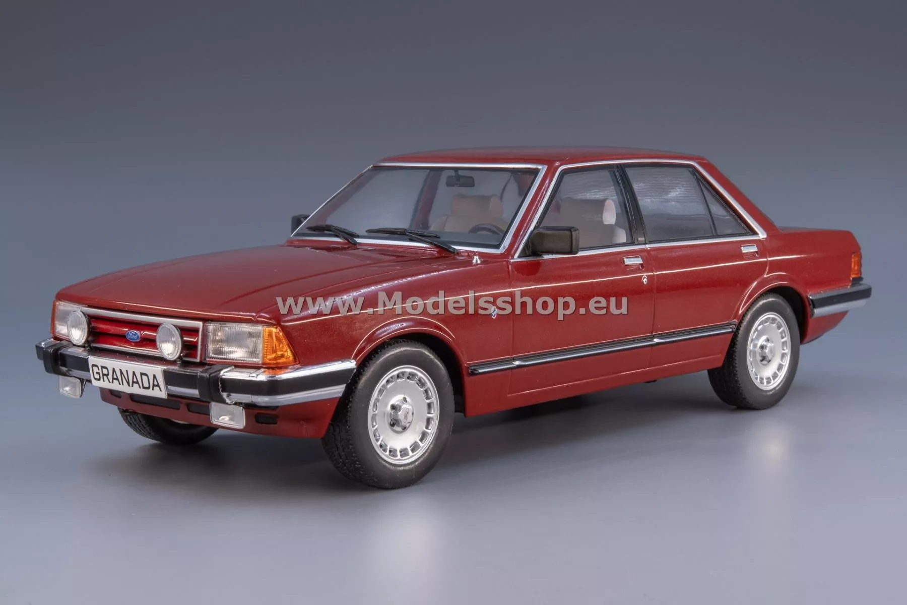 MCG 18401 Ford Granada MK II 2.8 Ghia