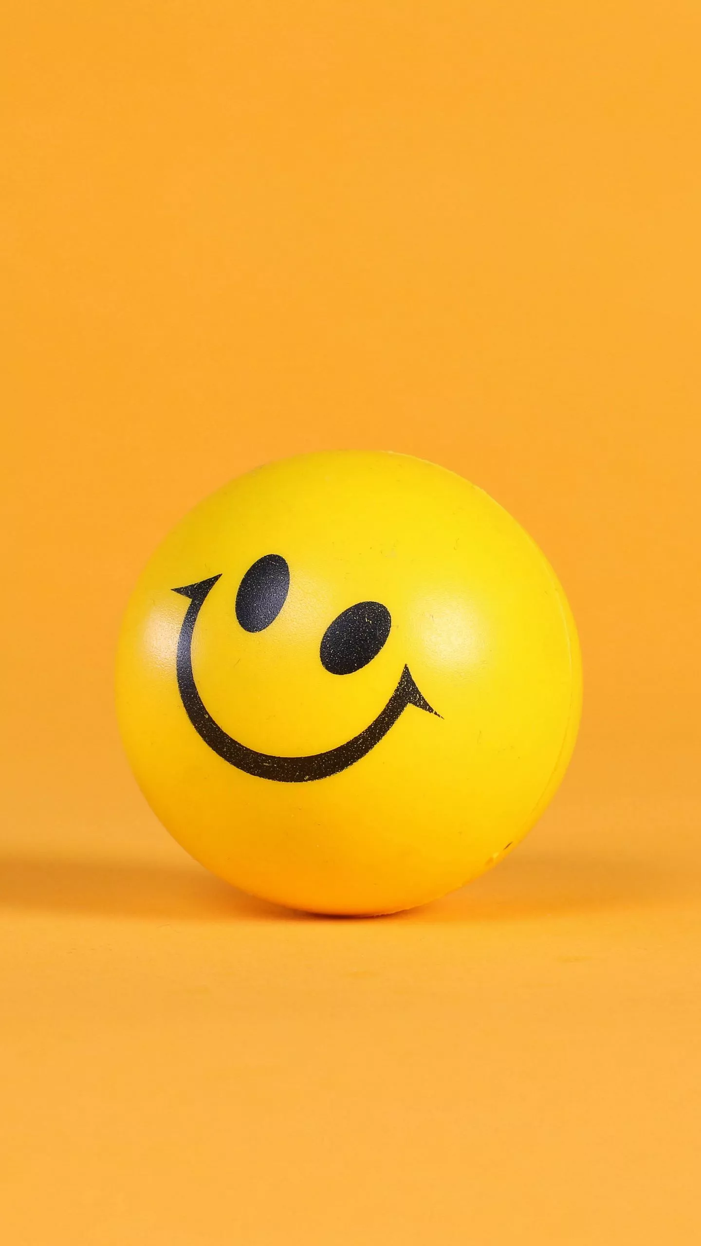 wallpaper 1440x2560 smile, smiley, ball