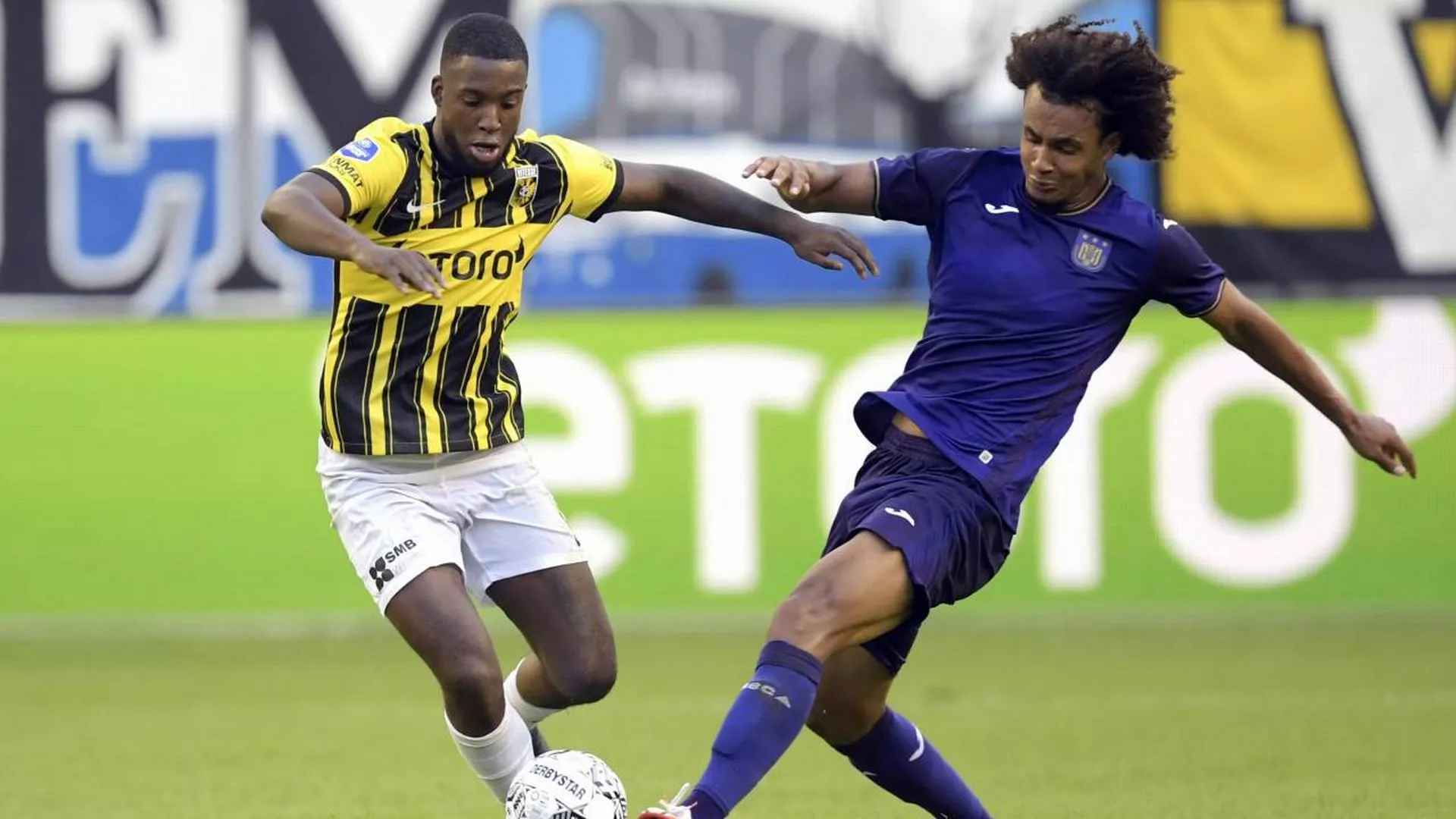 Riechedly Bazoer Vitesse HD Wallpaper