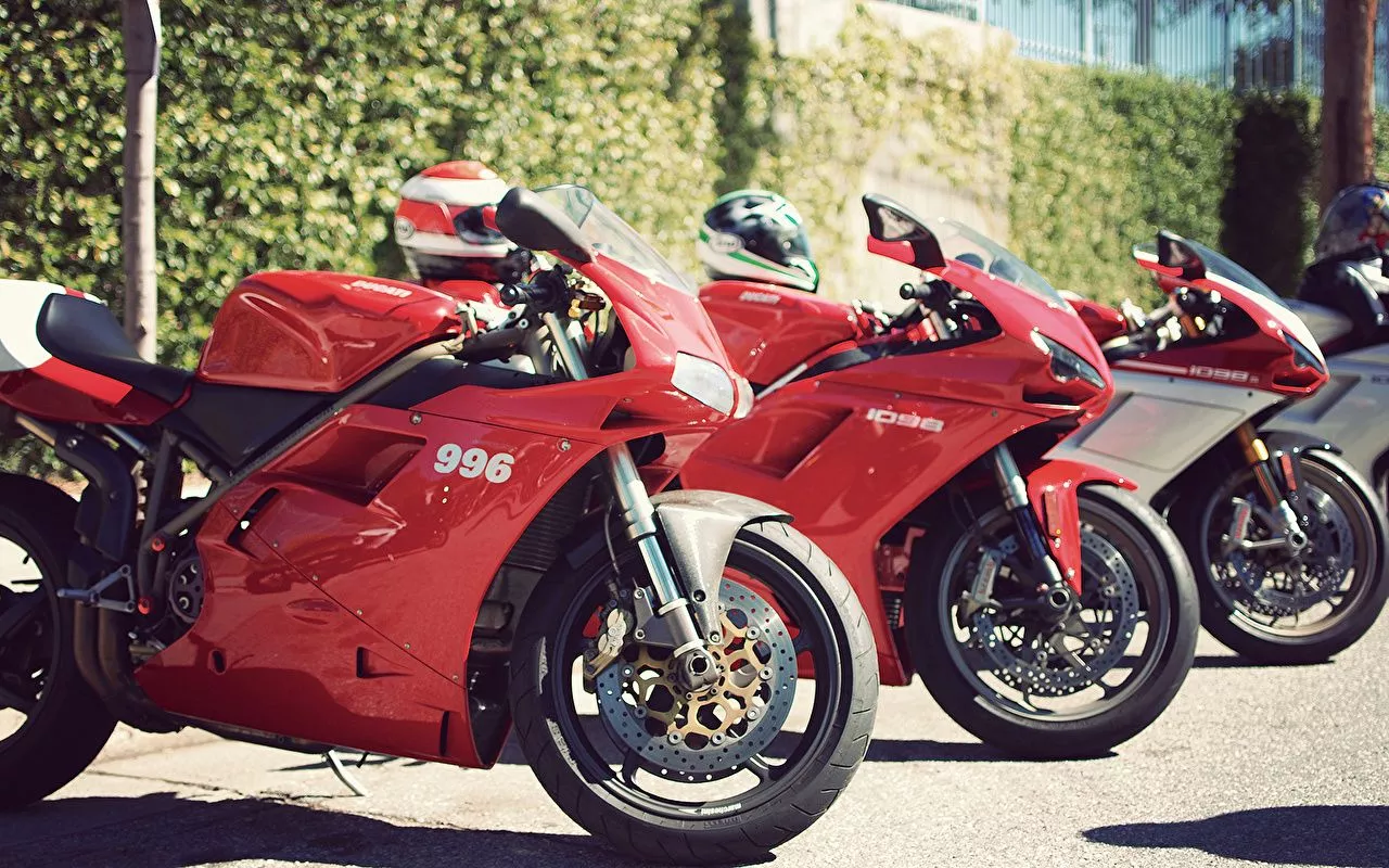 image Ducati 996 1098 sportbike Red