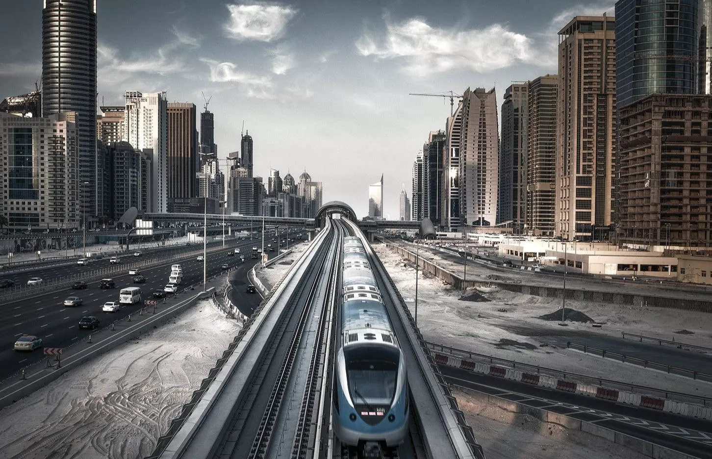 Dynamic Dubai Metro In The Heart Of Uae