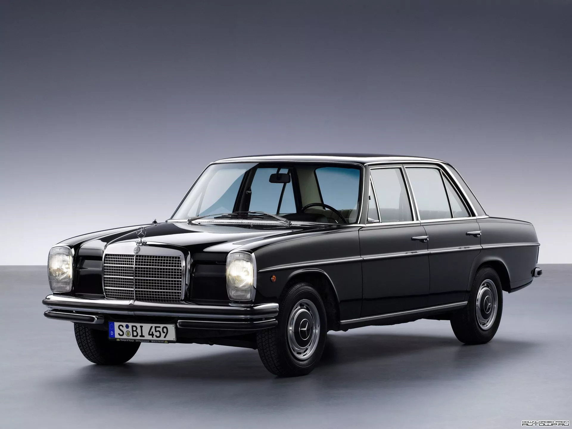 Mercedes Benz E Class W114 W115 Picture