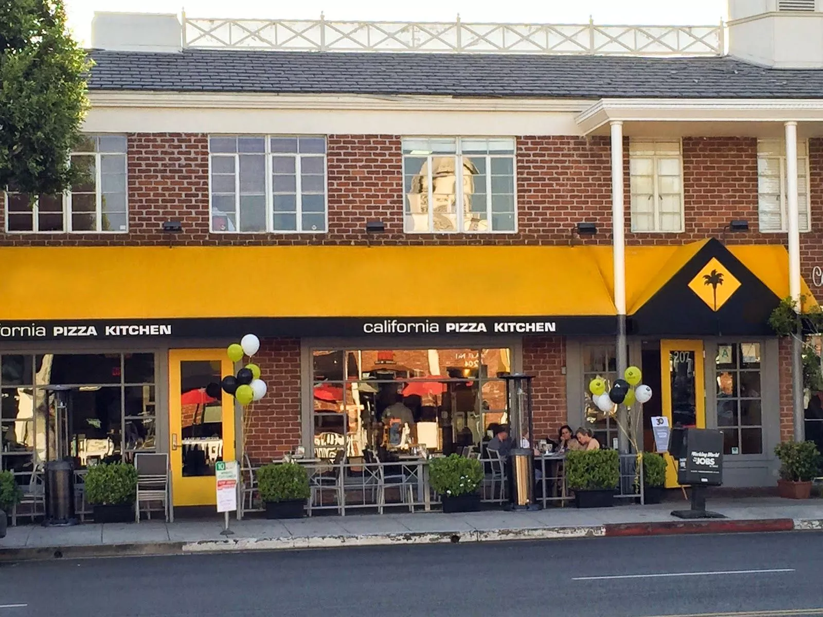 California Pizza Kitchen Celebrates 30