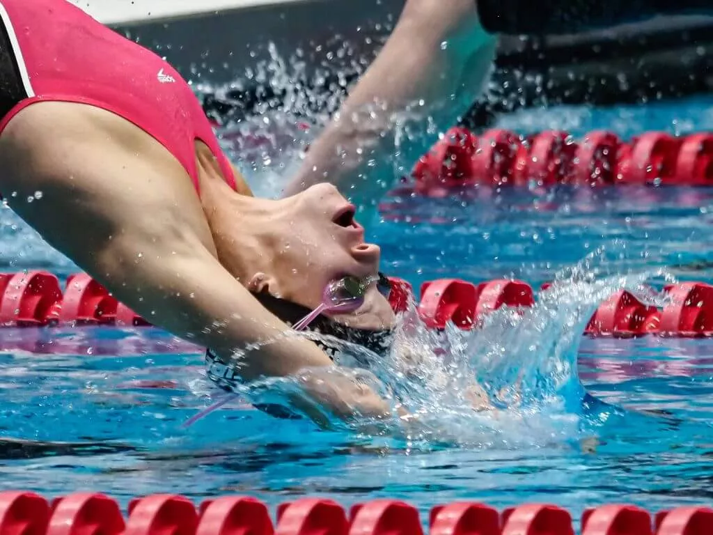 Regan Smith Re Breaks World Junior