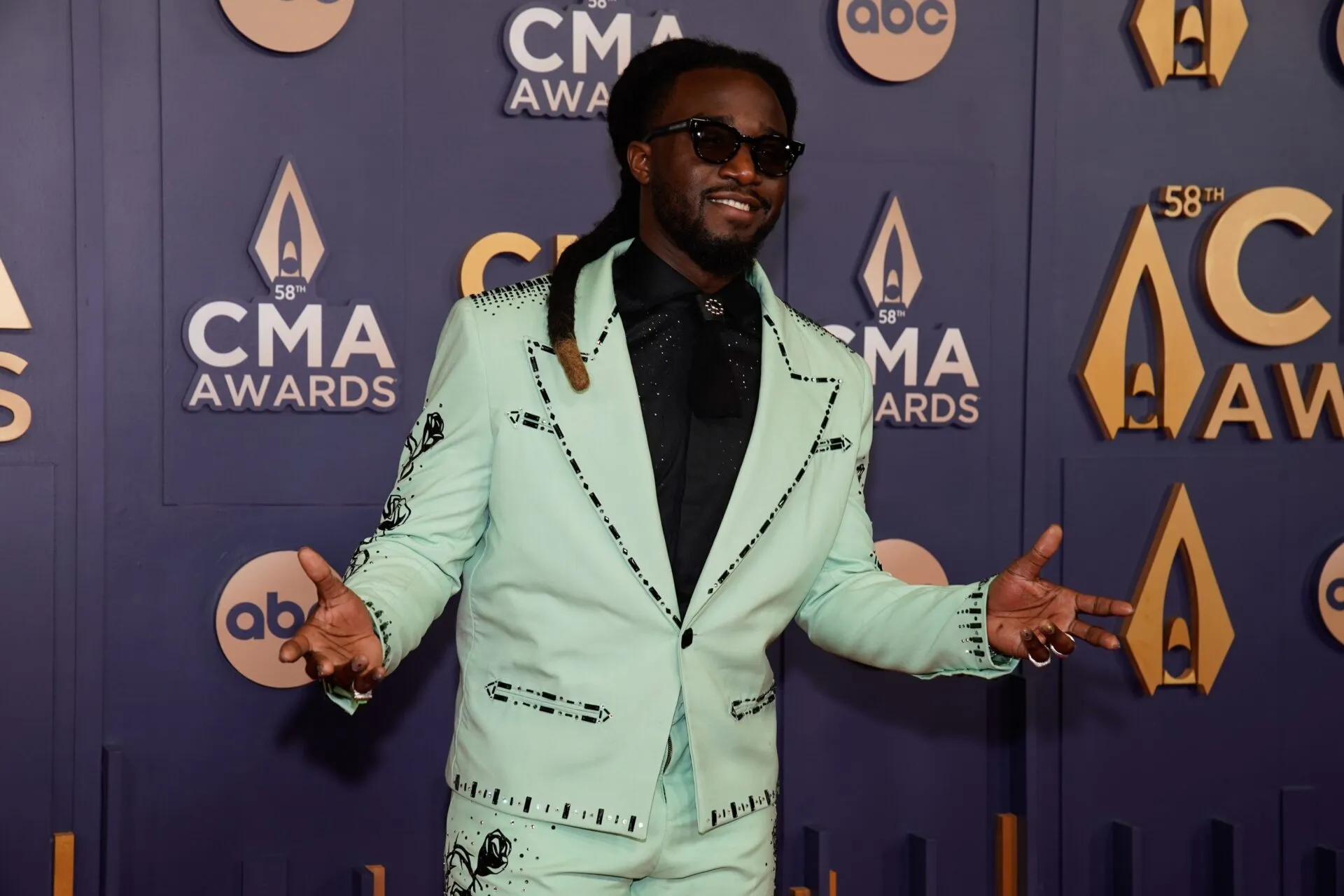 Lions and Bears Thanksgiving Halftime Show