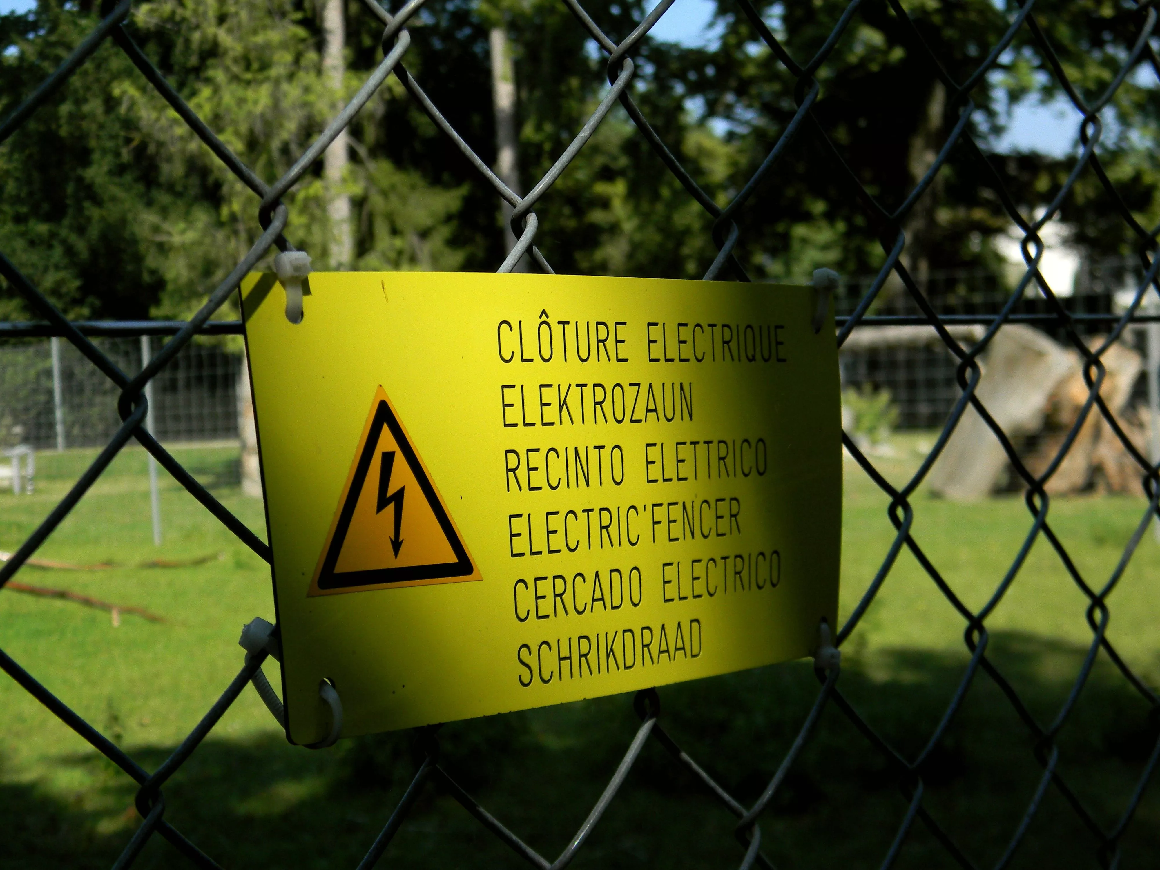 Made Fence 4k Ultra HD Wallpaper