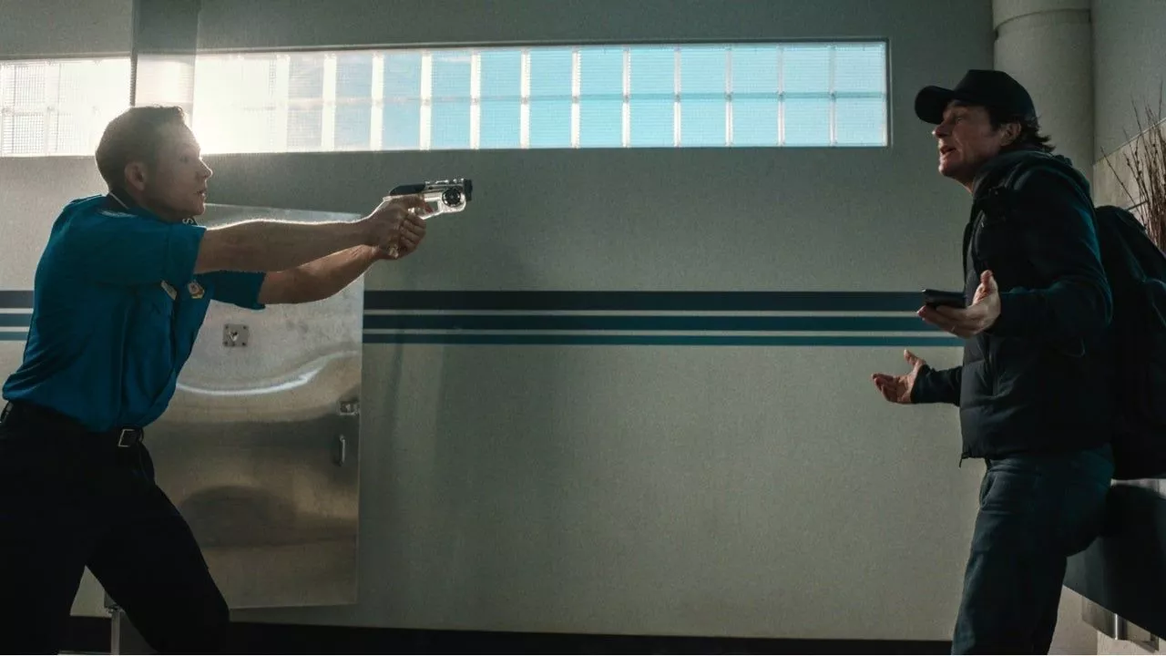 Carry On Review: Netflix's Clever Die