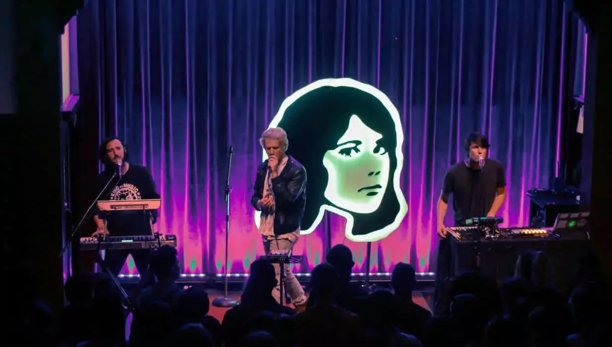 Download T V Girl Band Performance Live