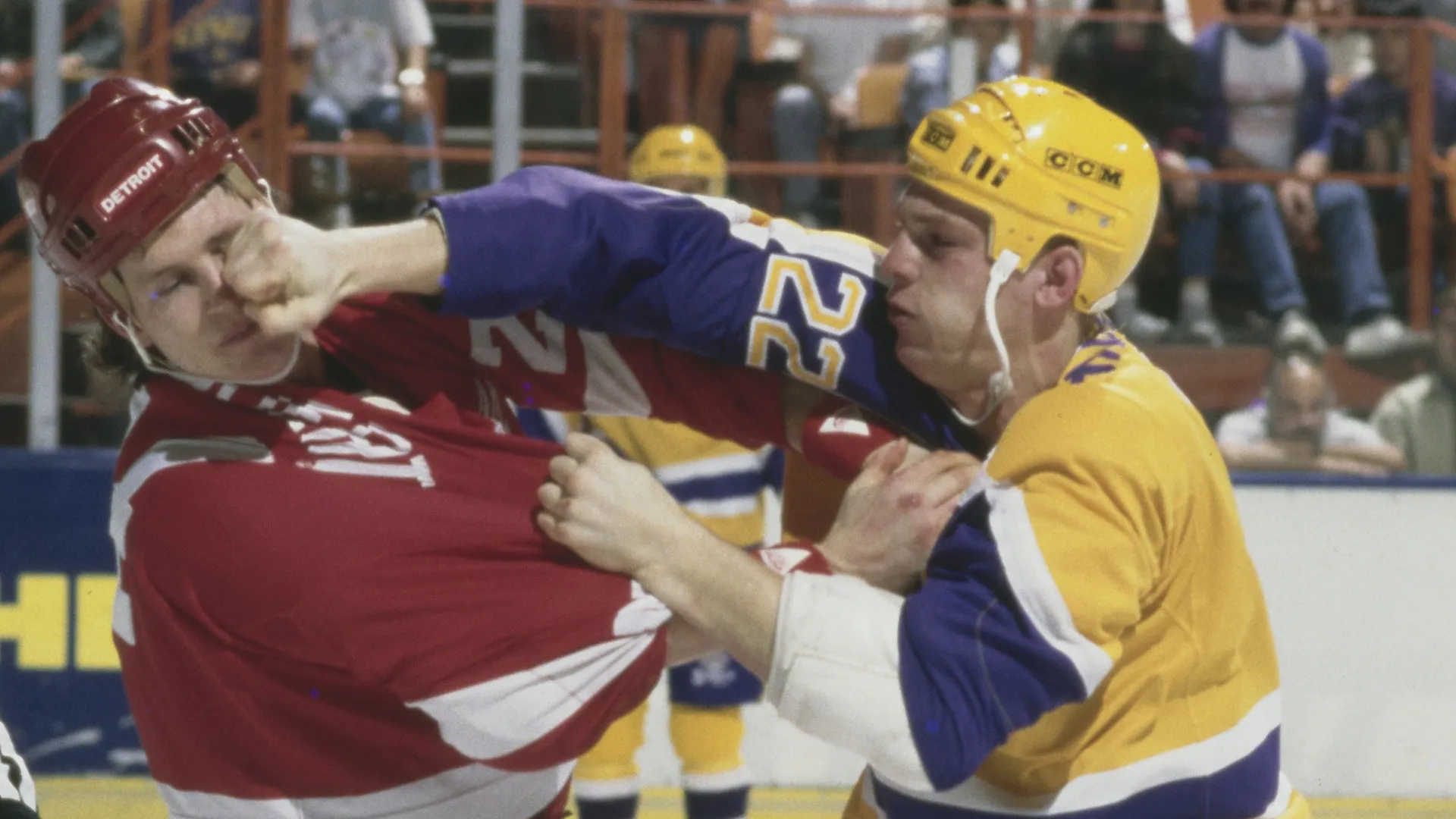 Study: Hockey's enforcers die younger