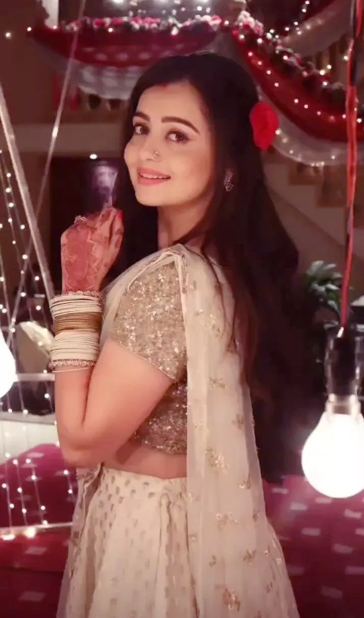 pandey, divyanka tripathi saree, antv