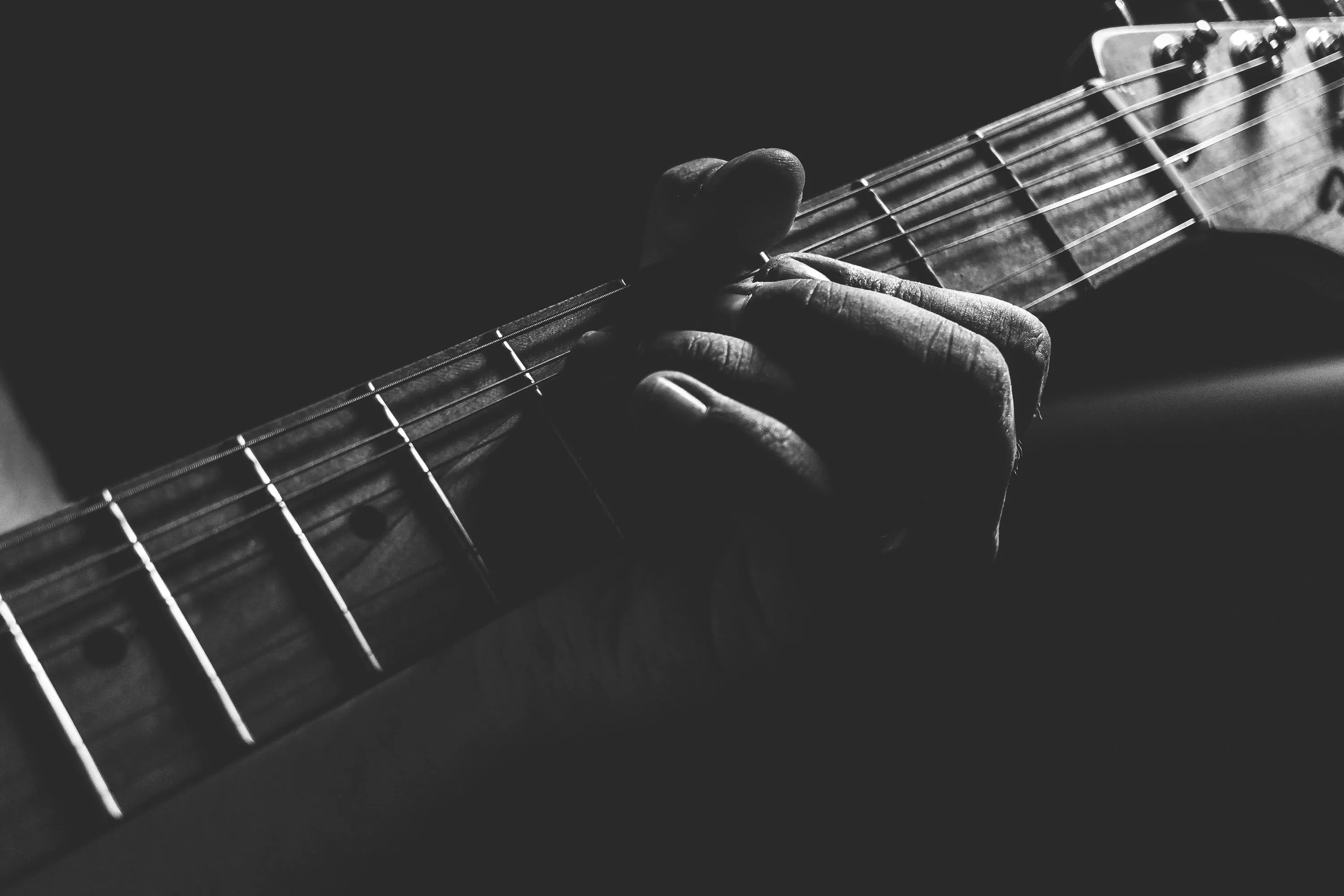 Broken Guitar Picture. Download Free