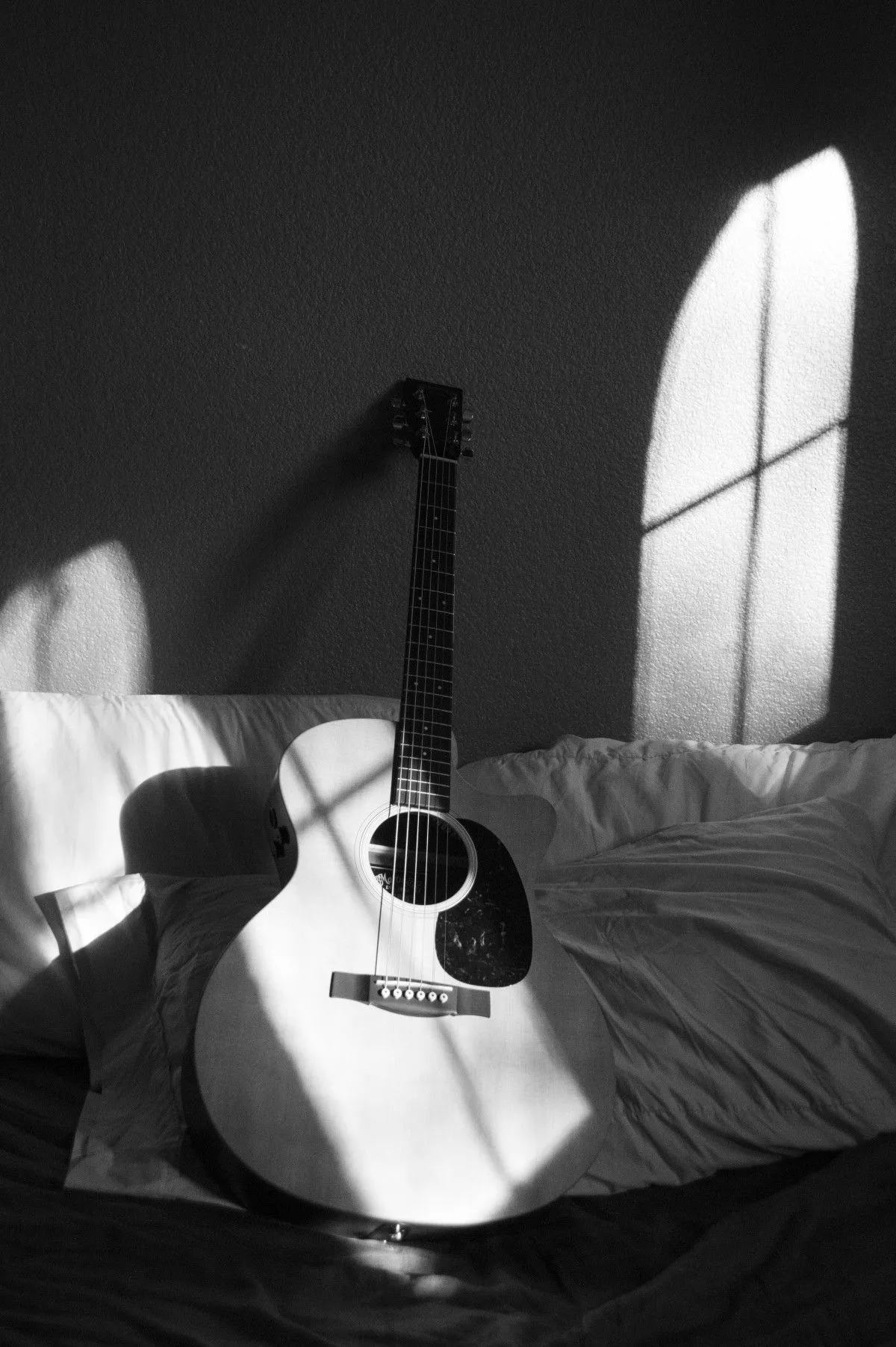 acoustic guitar, darkness