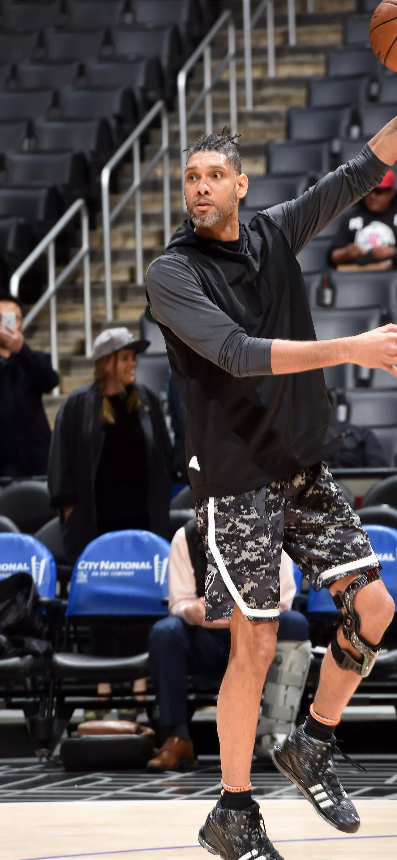 Best Tim duncan iPhone HD Wallpaper