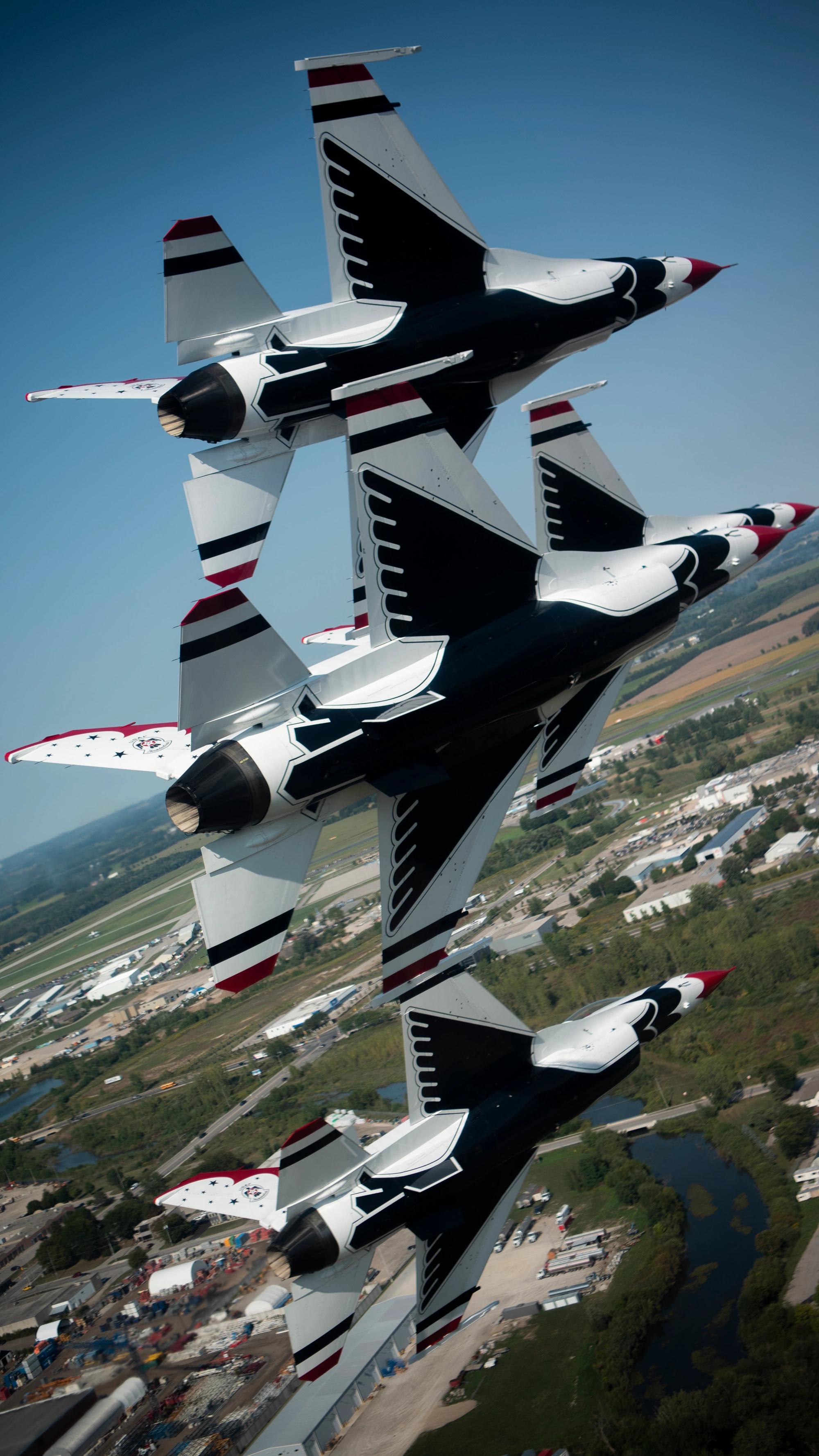 Thunderbirds rock Airshow London