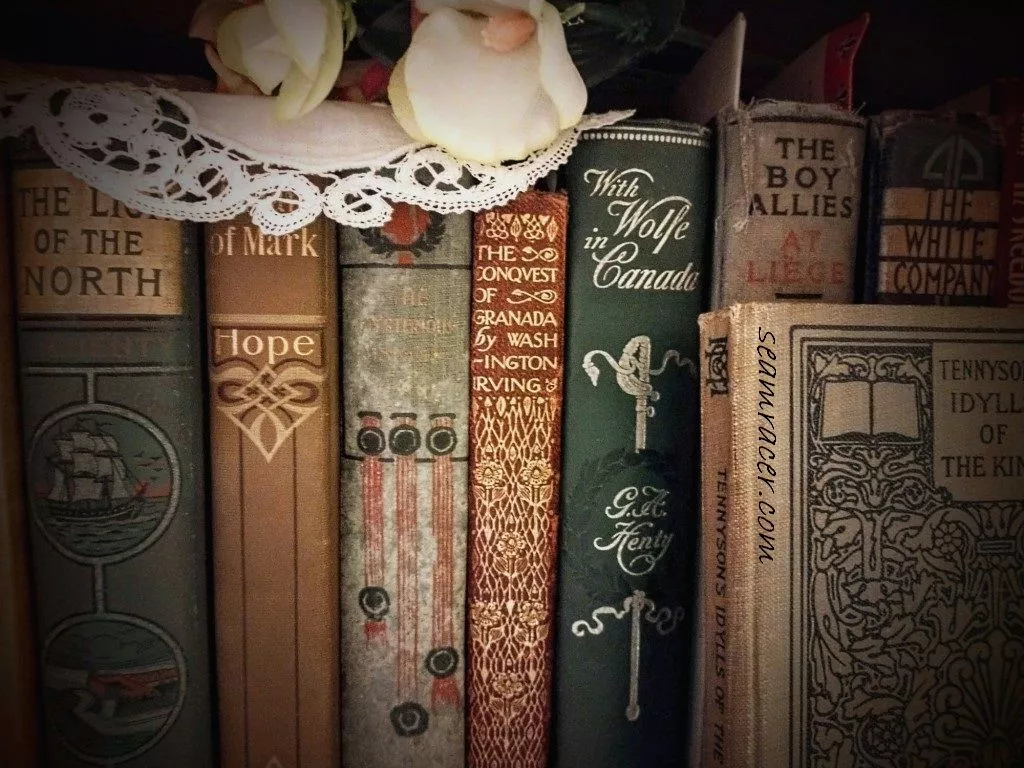 Dark Academia” of the 1940s