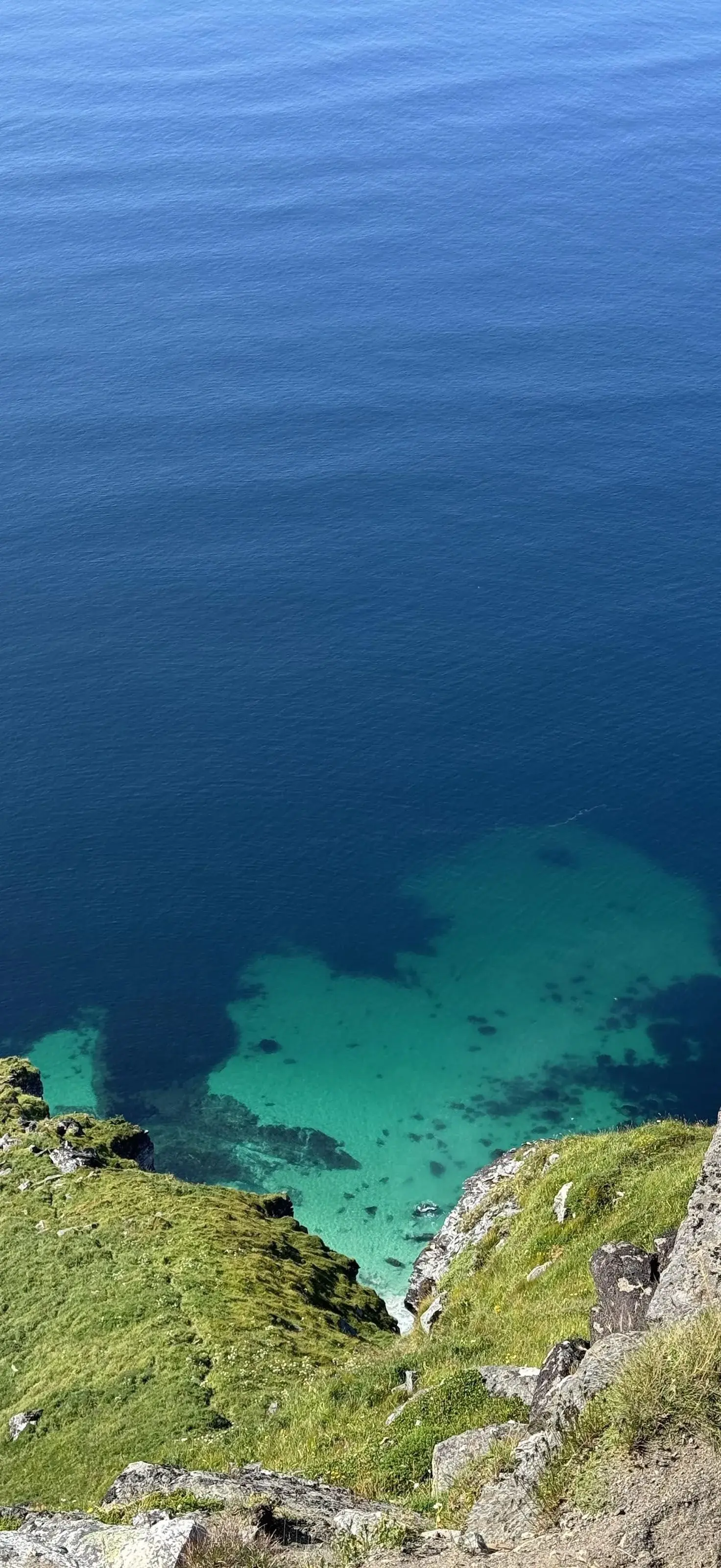 Haen In Norway Cliffside Meets Ocean