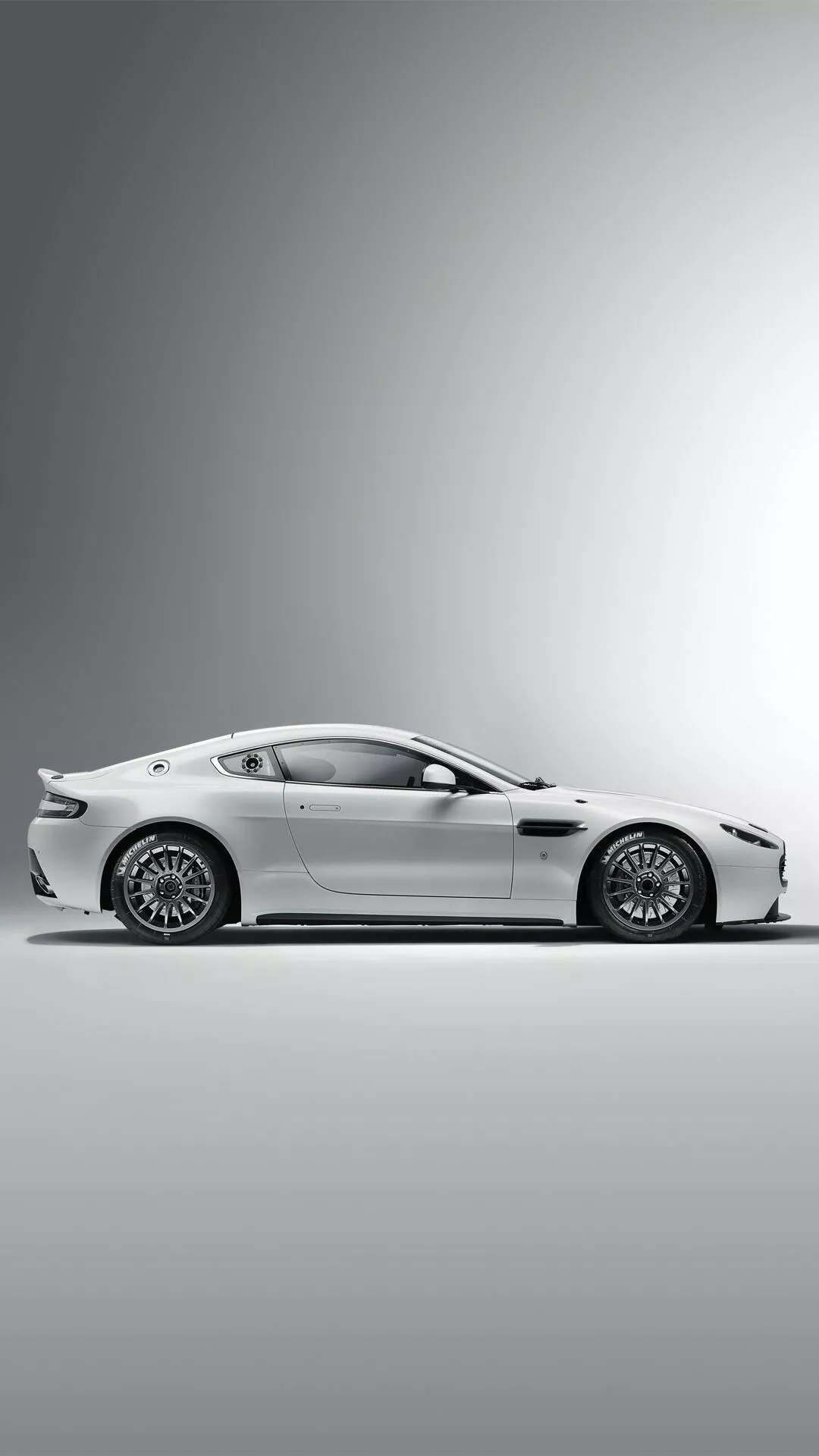 Aston Martin Wallpaper
