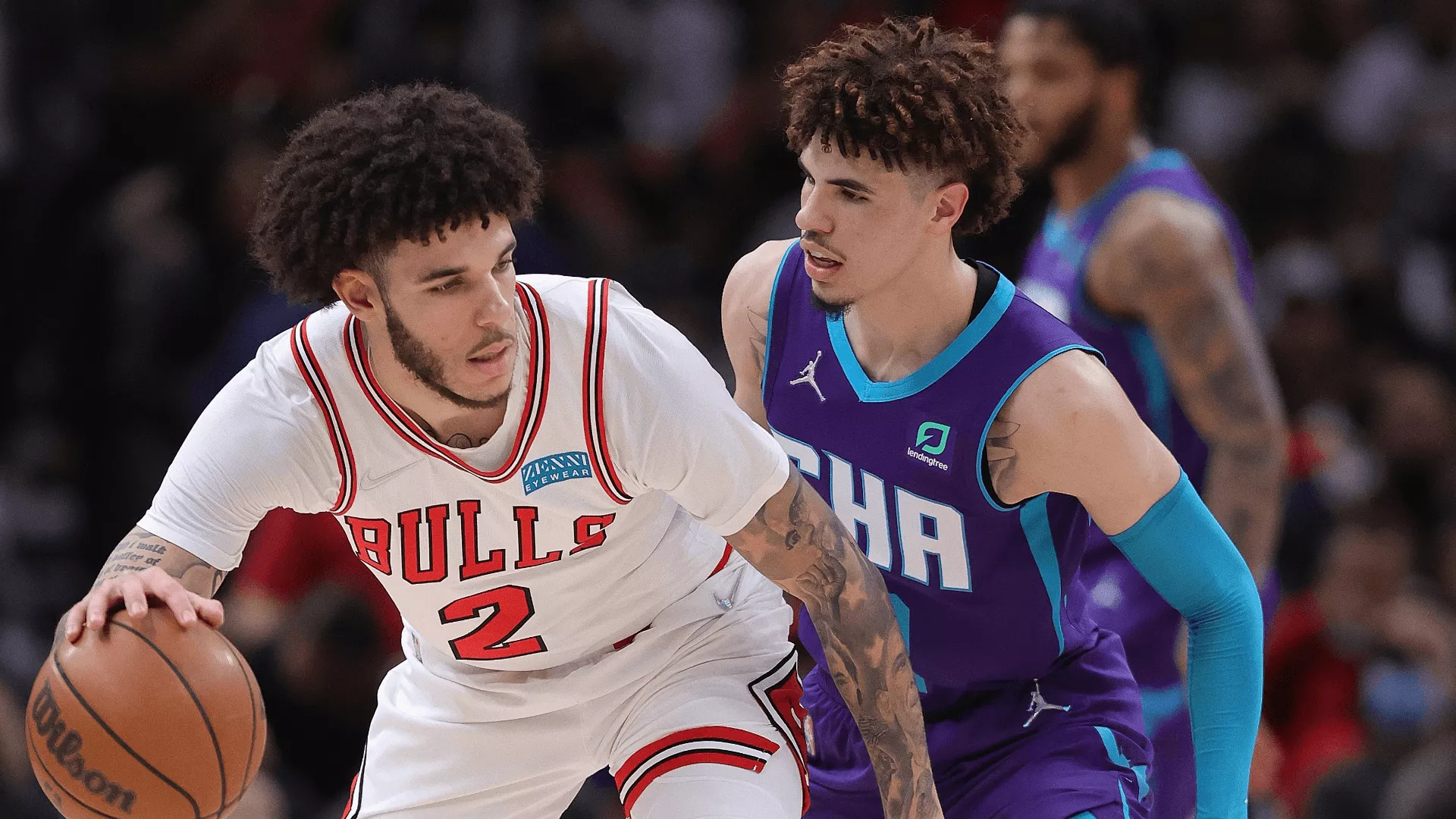 Lonzo, Bulls edge LaMelo's Hornets