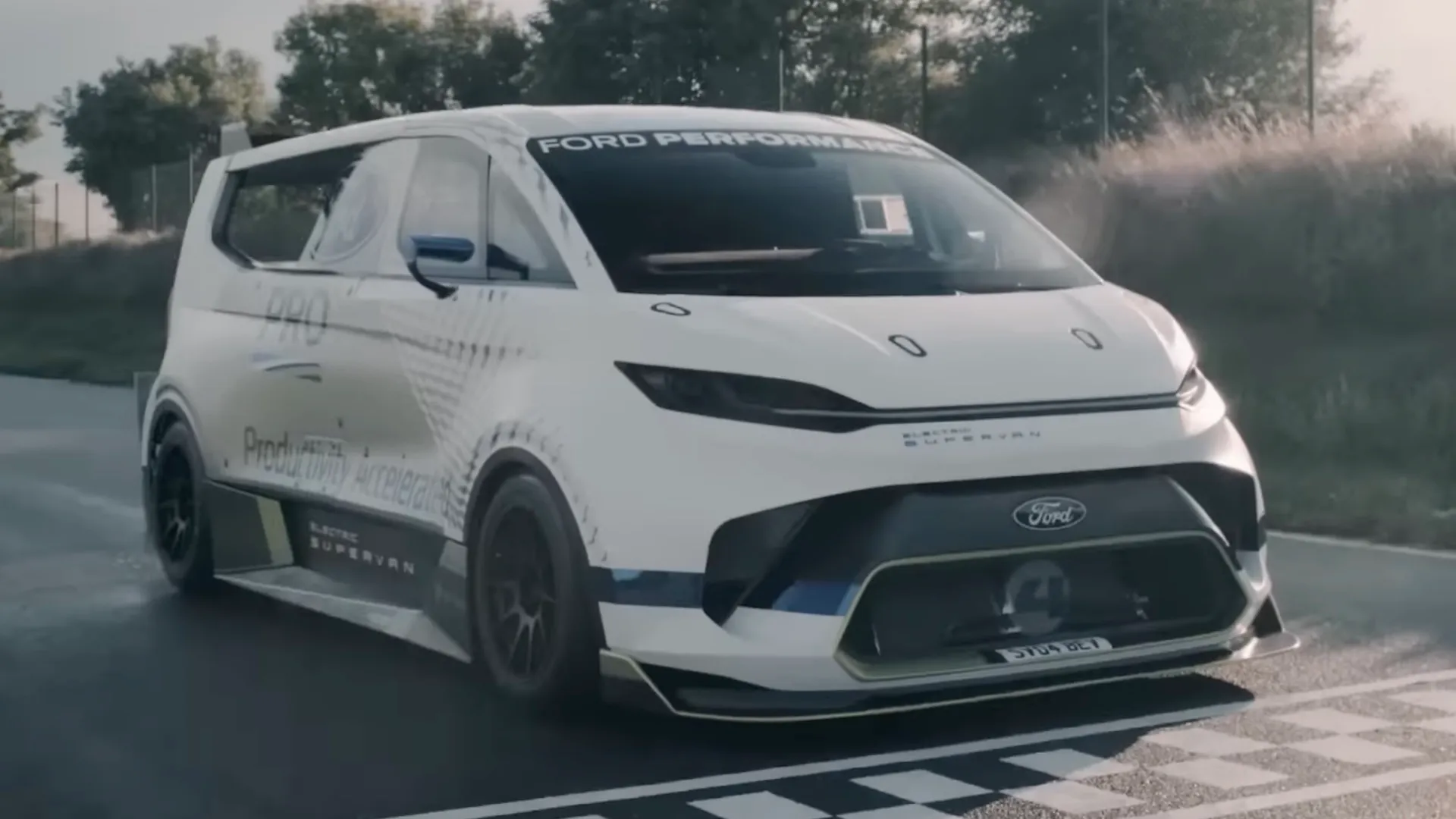 1,973 HP Ford SuperVan To Race Pikes