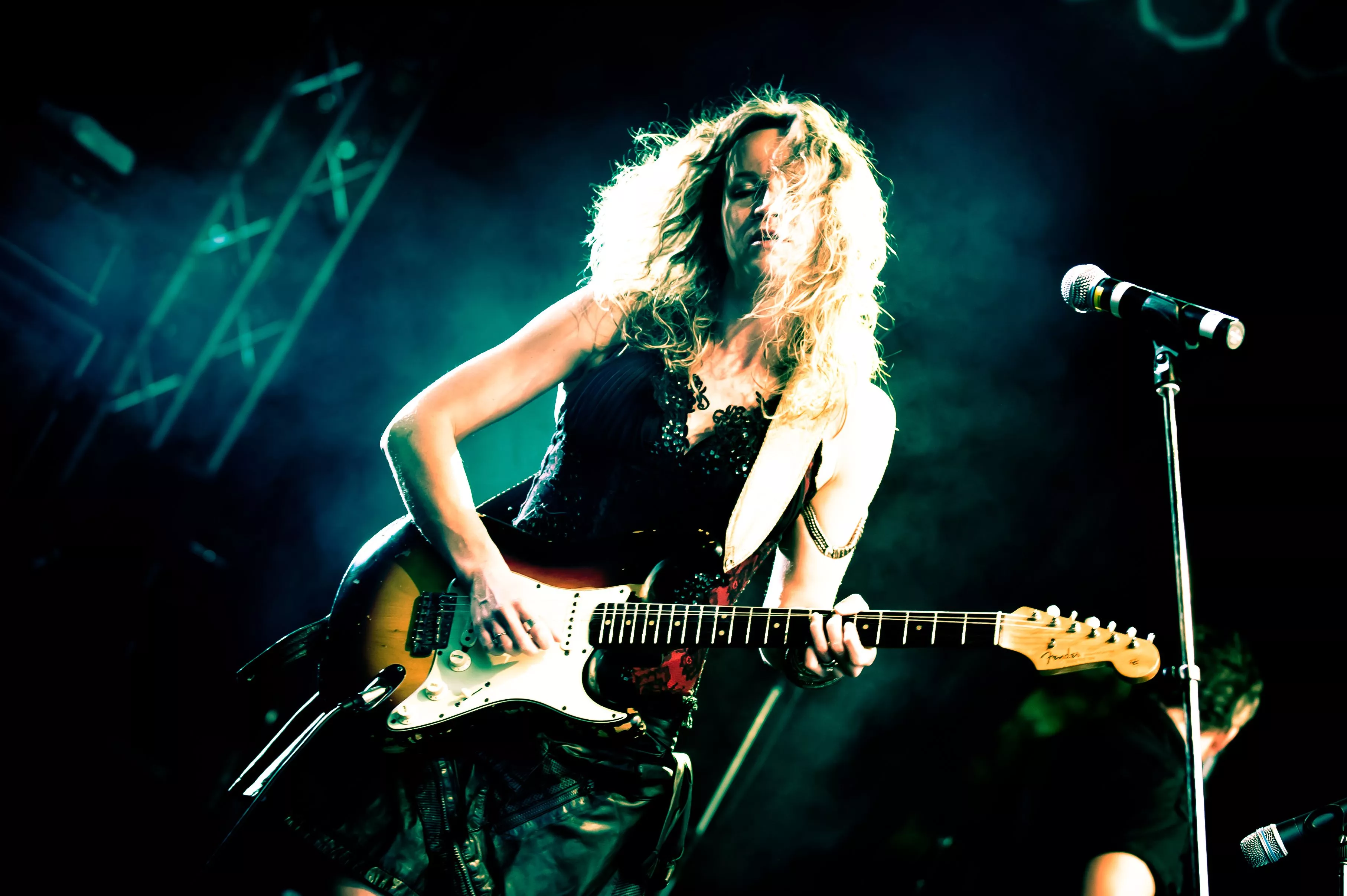 Ana Popovic Still Blazing 20 Years On