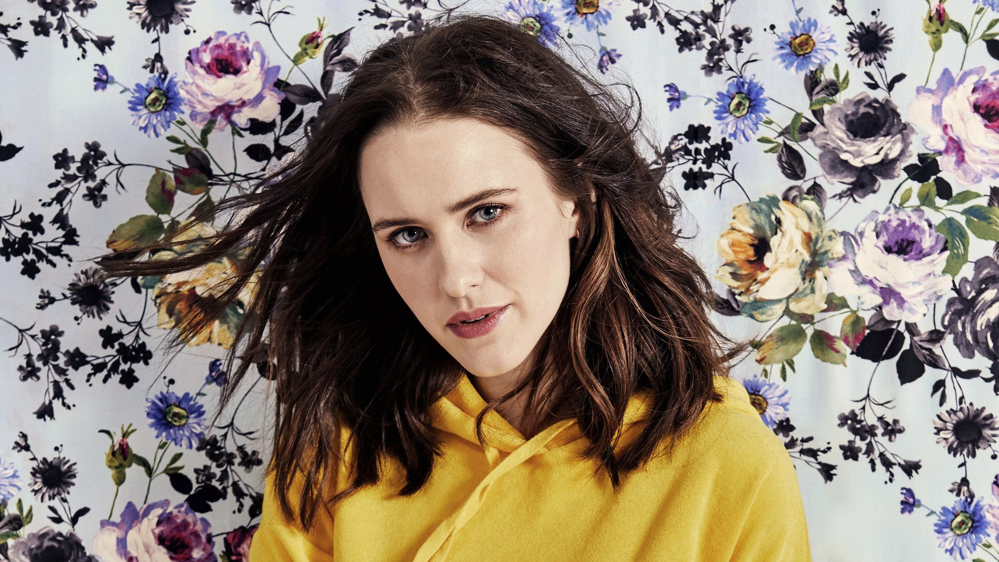 Rachel Brosnahan HD Wallpaper