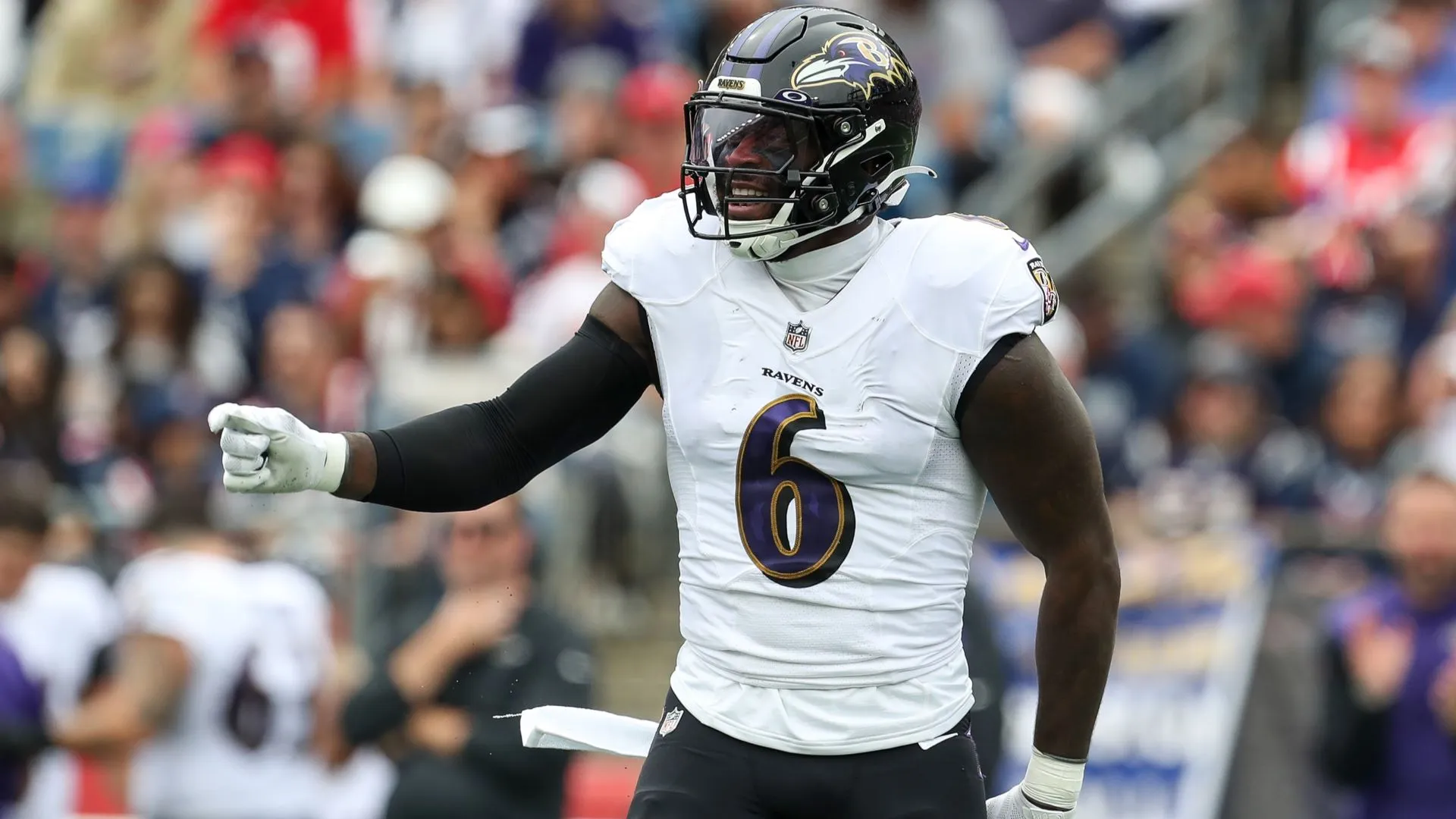 Ravens Linebacker Shows Mac Jones