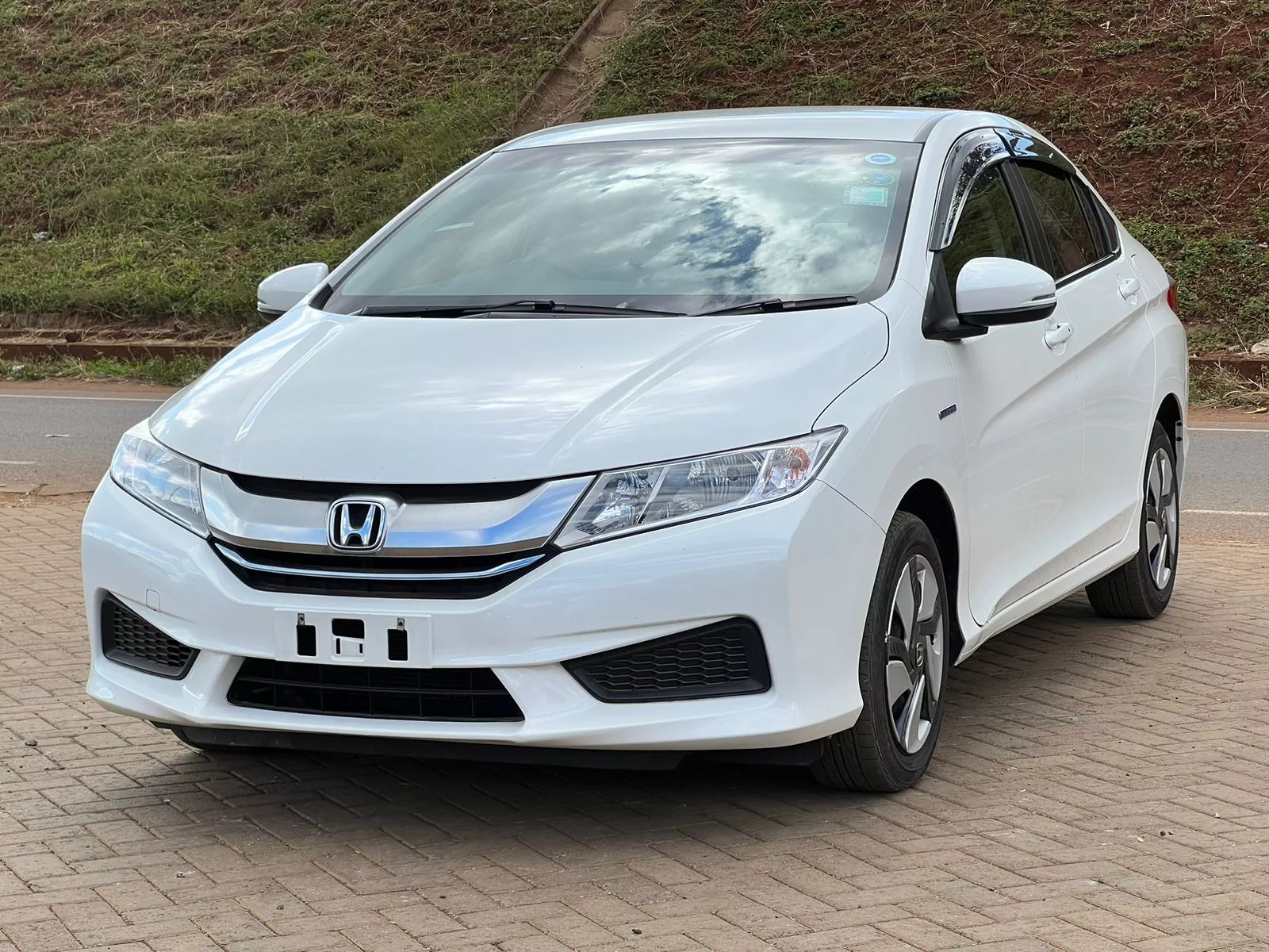 Honda Grace. Kai & Karo. Car