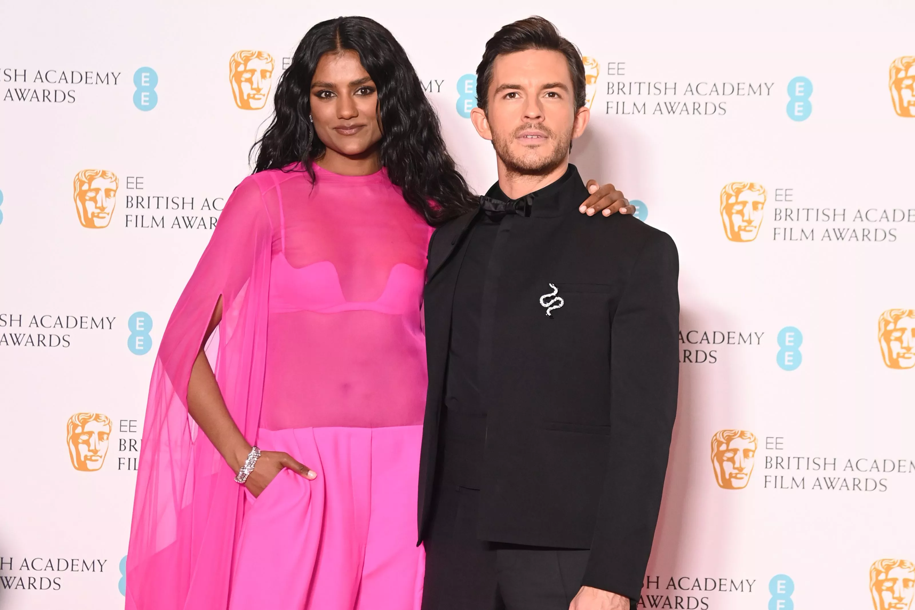 Jonathan Bailey Wallpaper