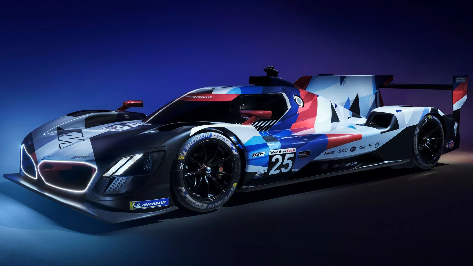 2022 BMW M Hybrid V8 Test Car