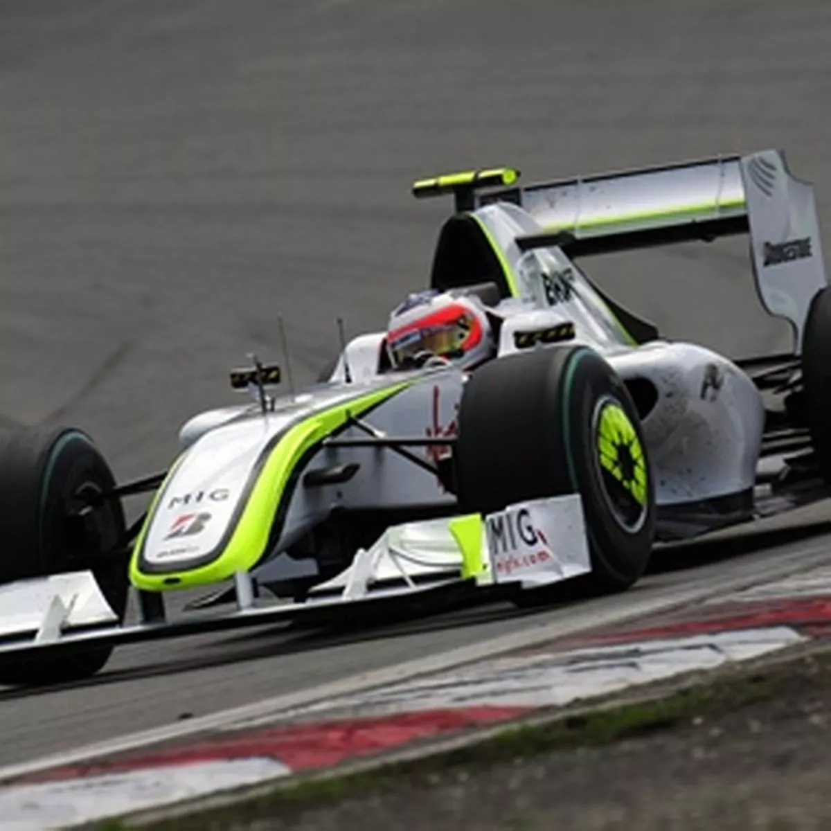 Rubens Barrichello: I will not throw