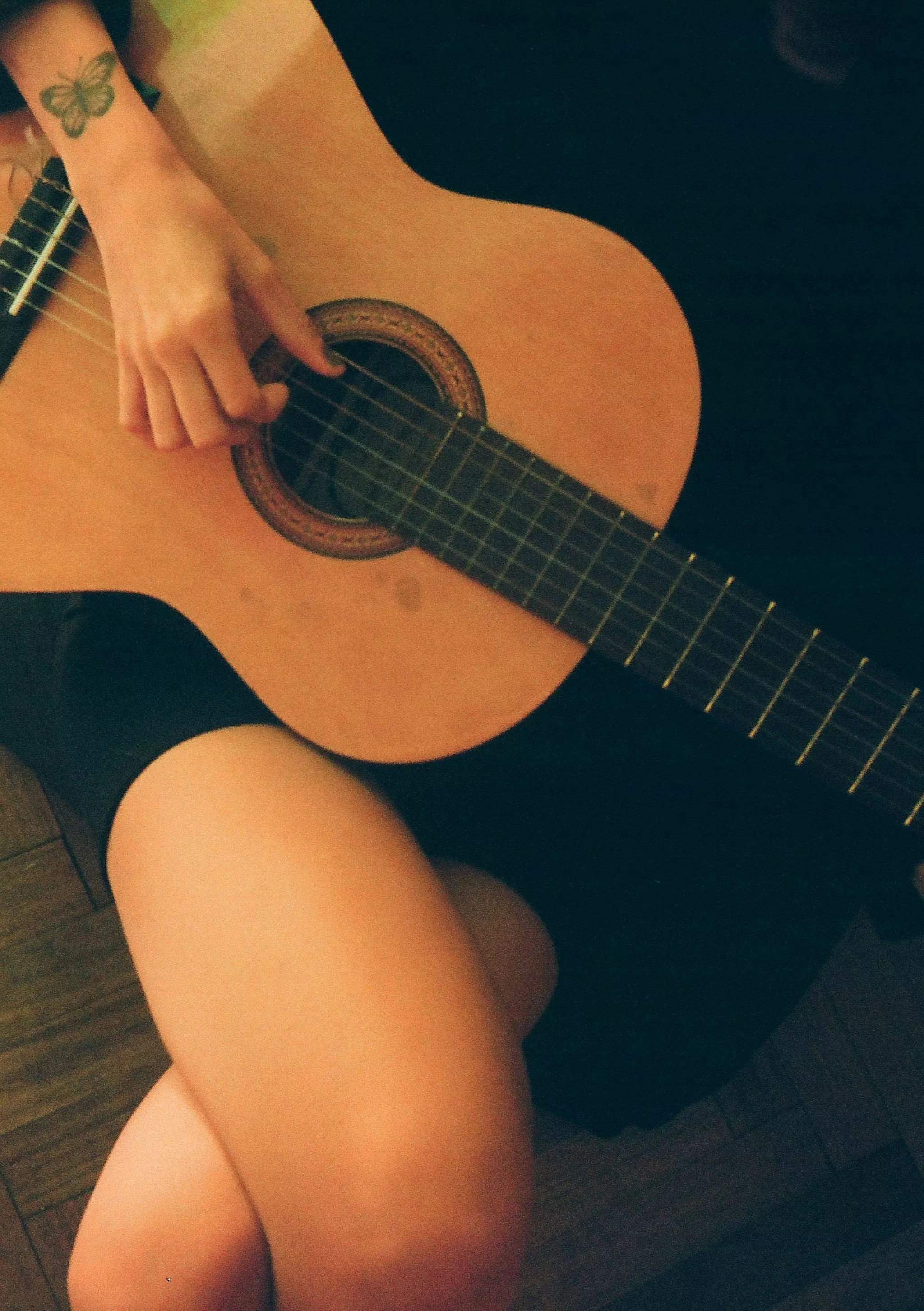 Legs and Guitar · Free
