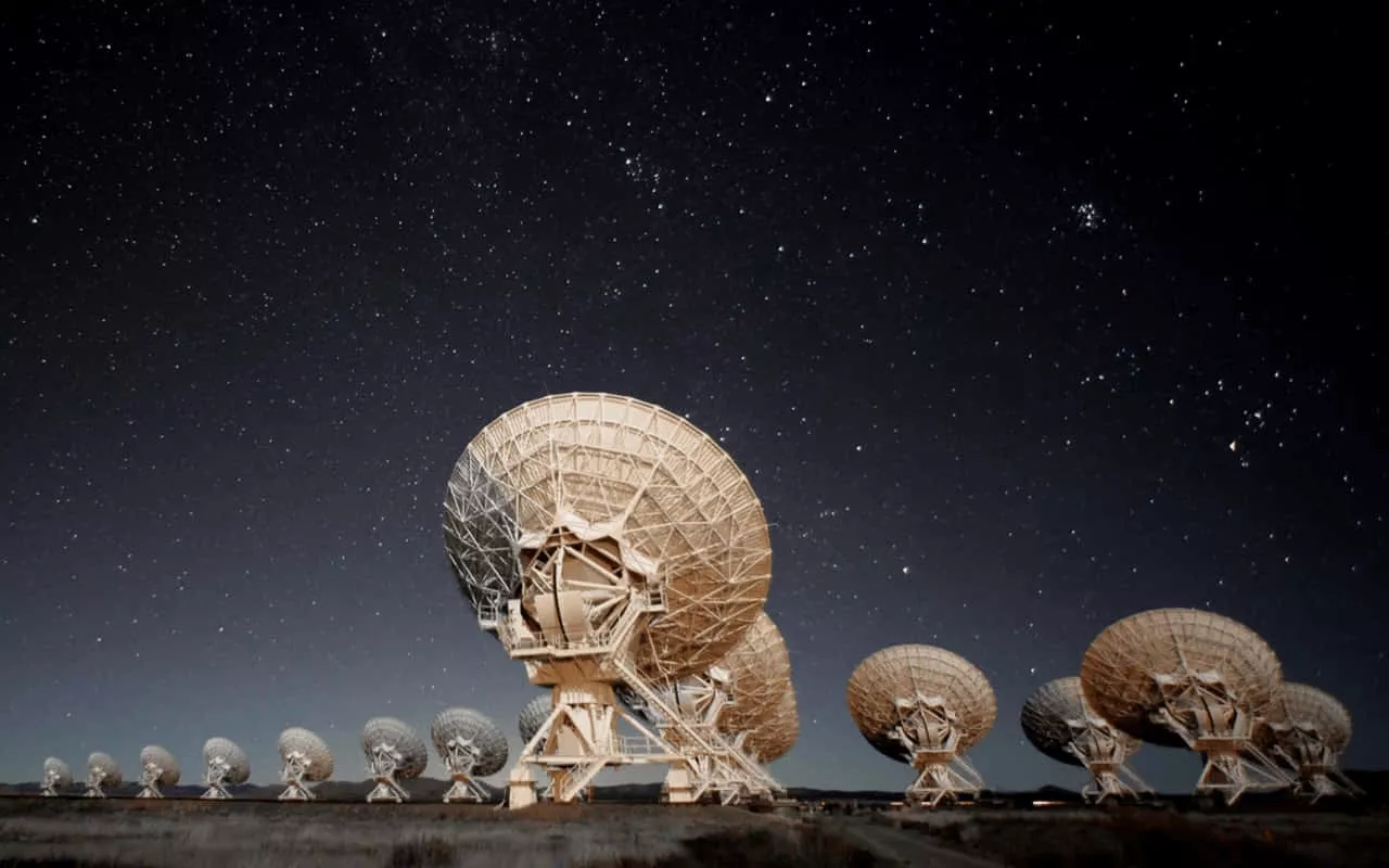 Radio Telescope in Action Wallpaper