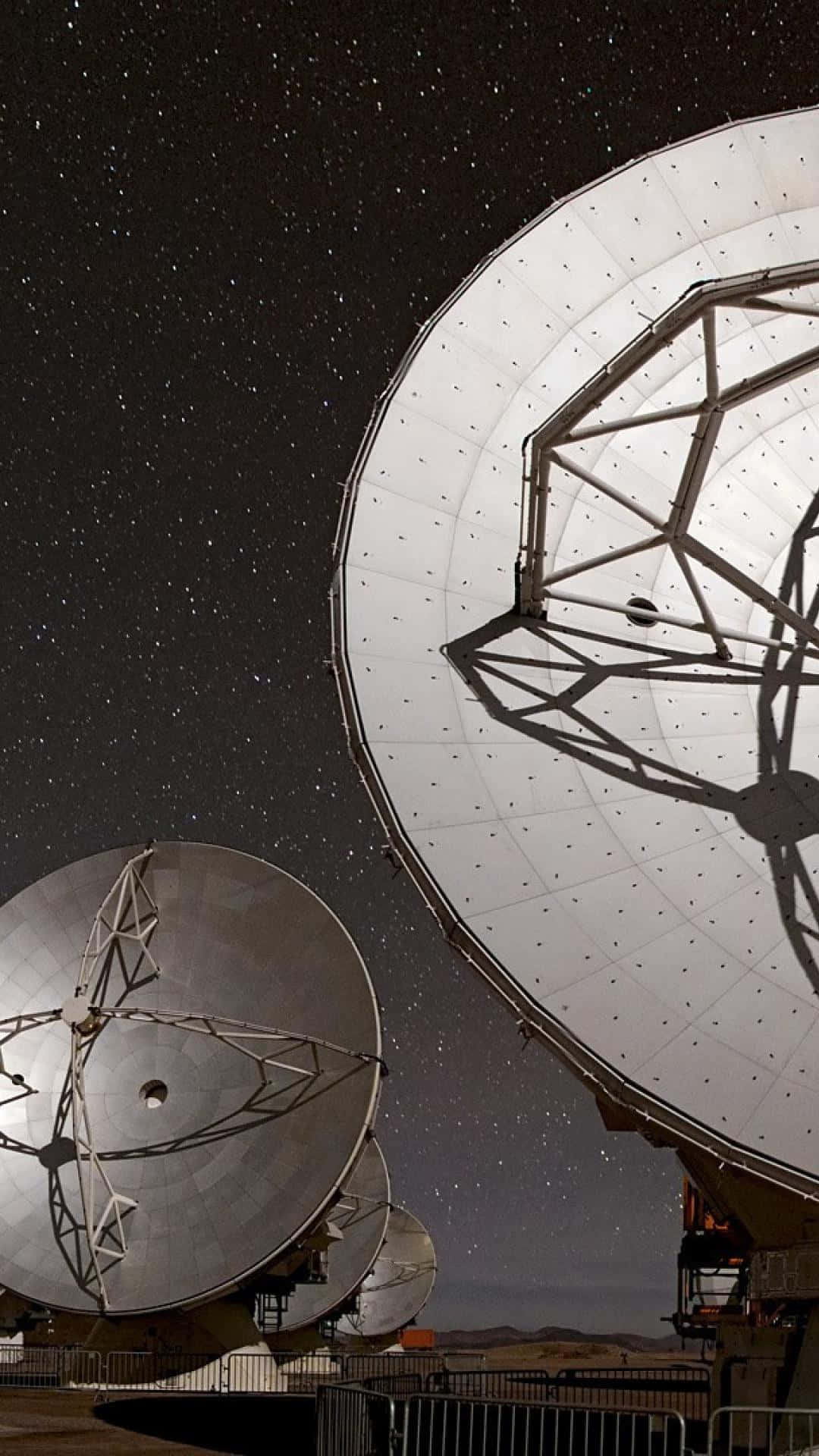 Download Majestic Radio Telescope on a