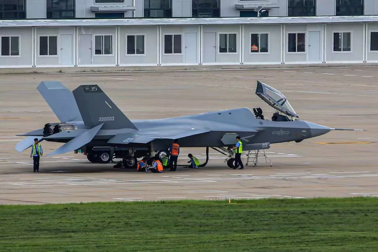 China Prepares J 35 FC 31 Stealth