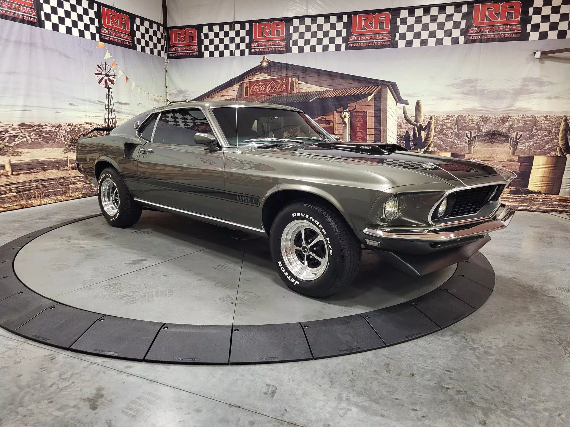 Ford Mustang Mach 1. LRA Auto Sales