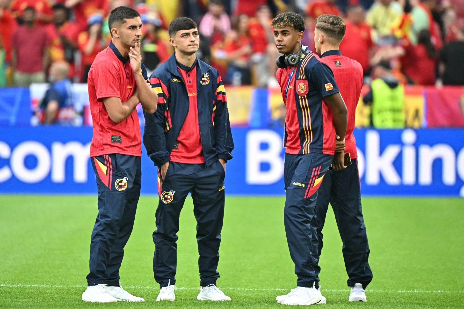 Barcelona superstar tips Lamine Yamal