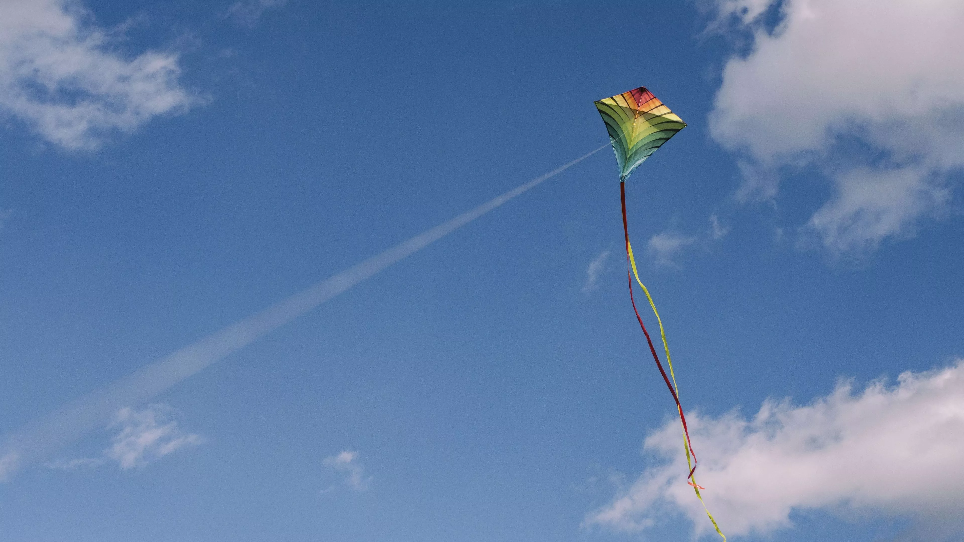 Download wallpaper 3840x2160 kite, sky