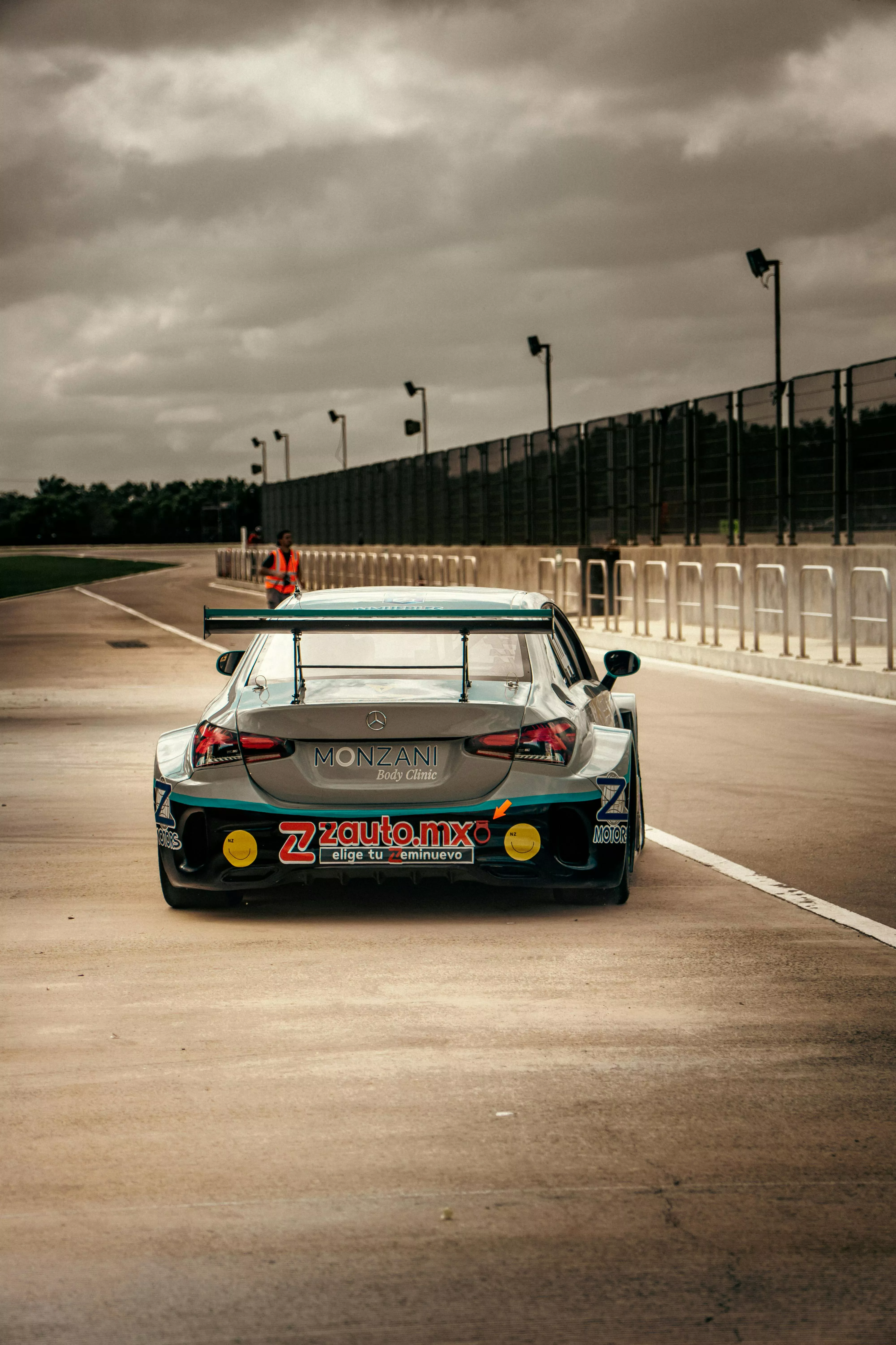 Racing BMW M4 · Free