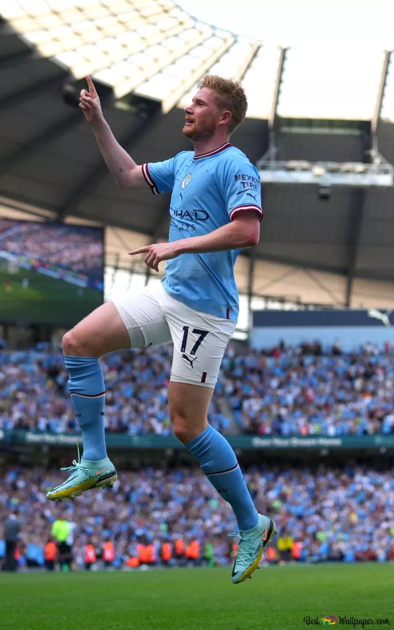 Kevin De Bruyne celebrates goal