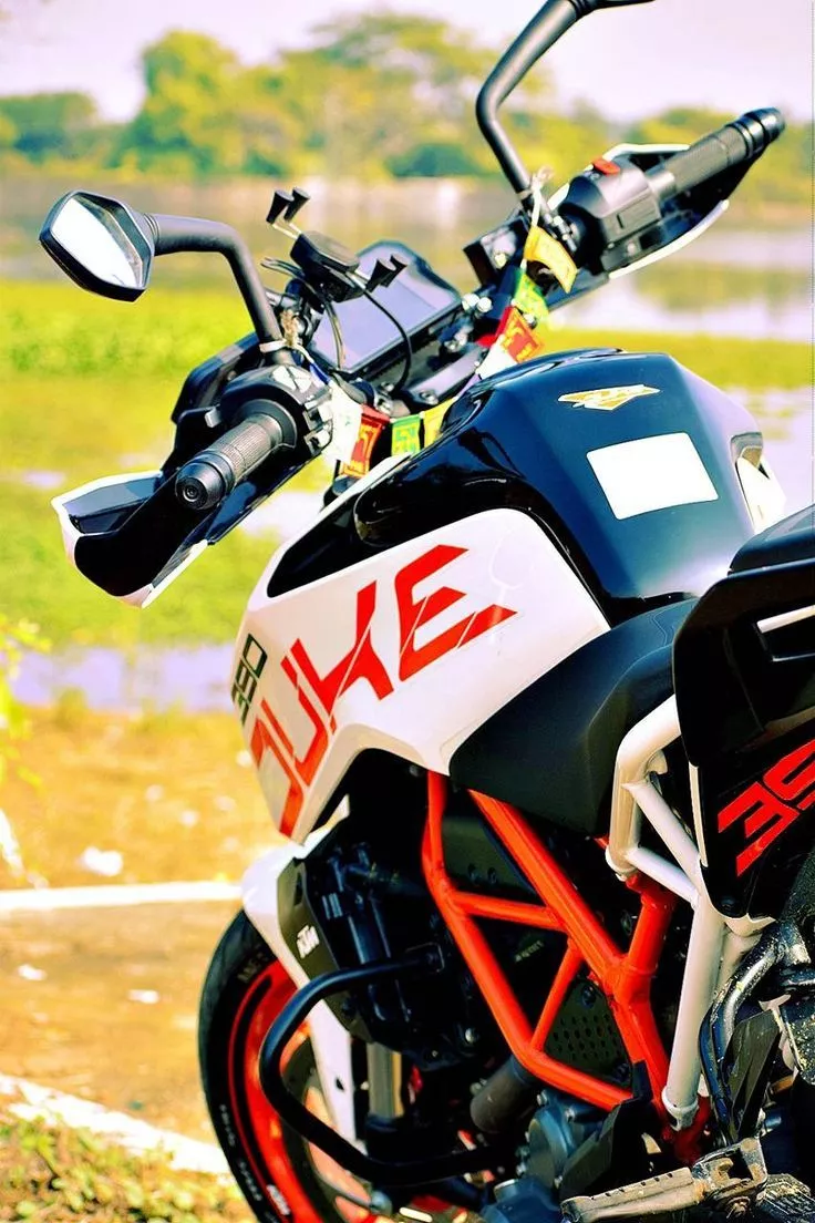 DUKE 390 Vintage Motorcycle Wallpaper