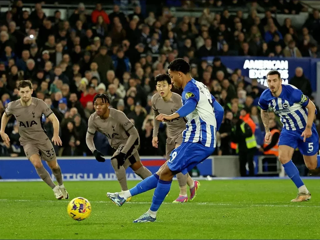 Joao Pedro's brace helps Brighton stun